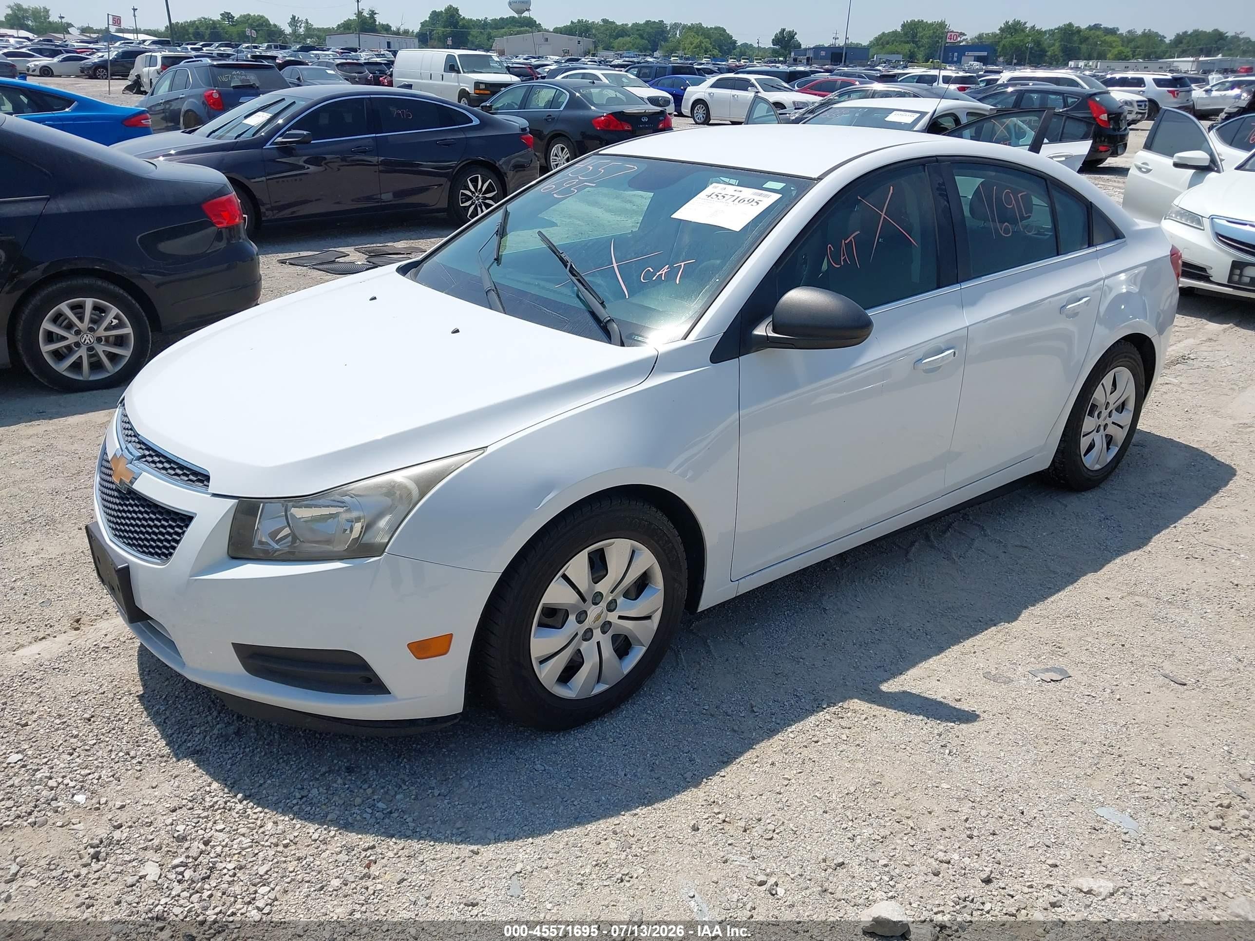 2012 Chevrolet Cruze Ls Белый vin: 1G1PC5SH8C7381512