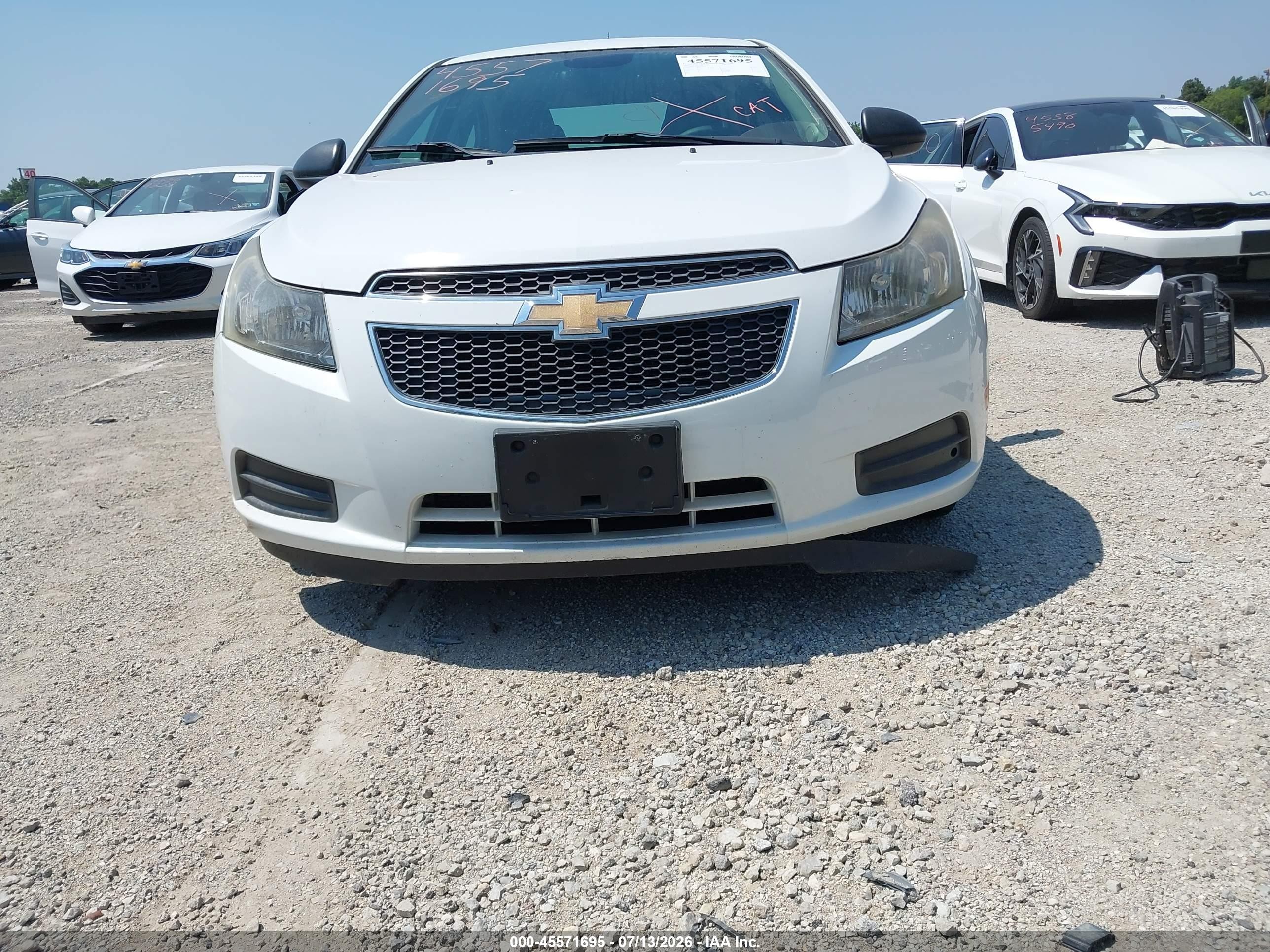 2012 Chevrolet Cruze Ls Белый vin: 1G1PC5SH8C7381512