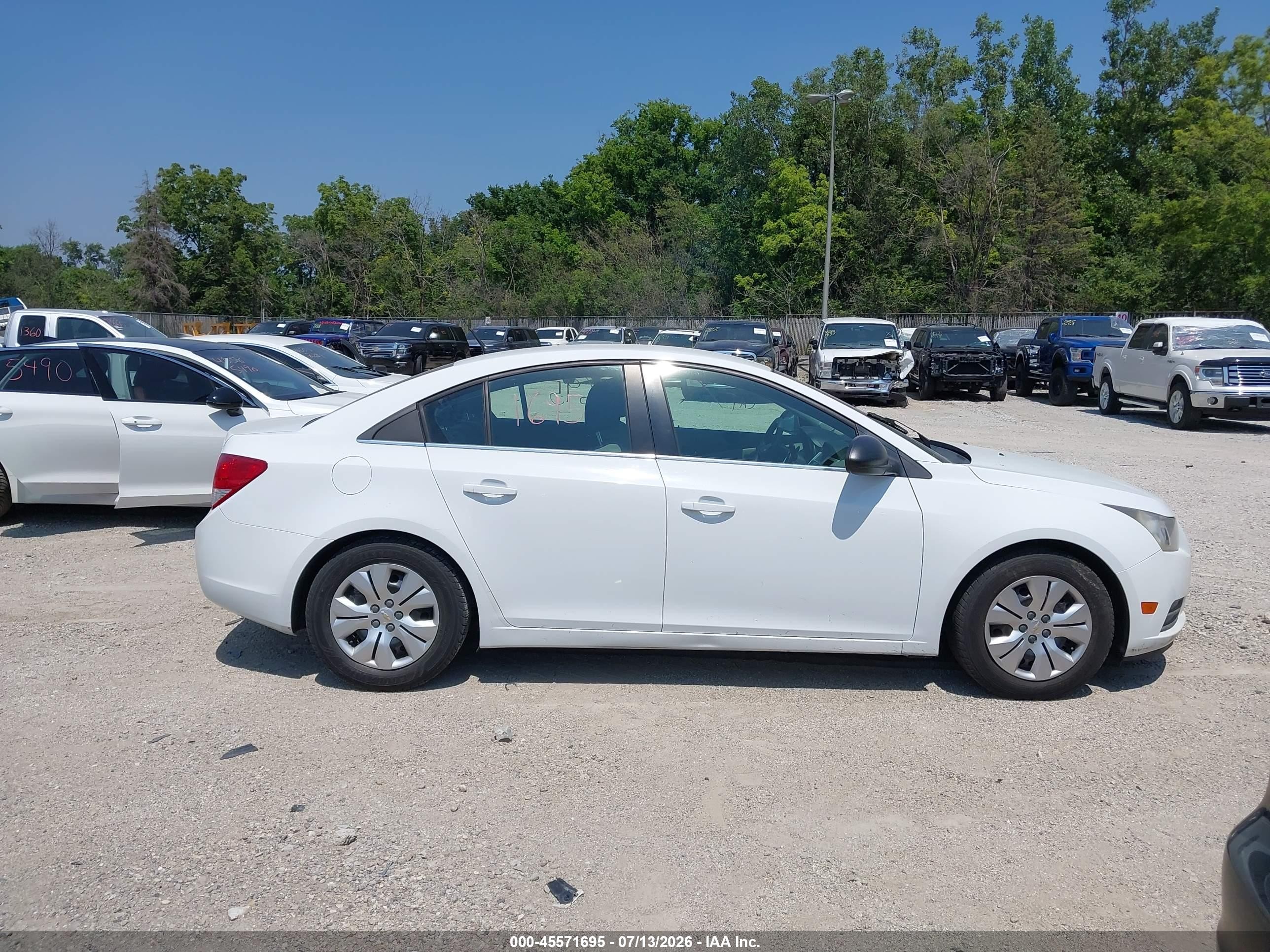2012 Chevrolet Cruze Ls Белый vin: 1G1PC5SH8C7381512