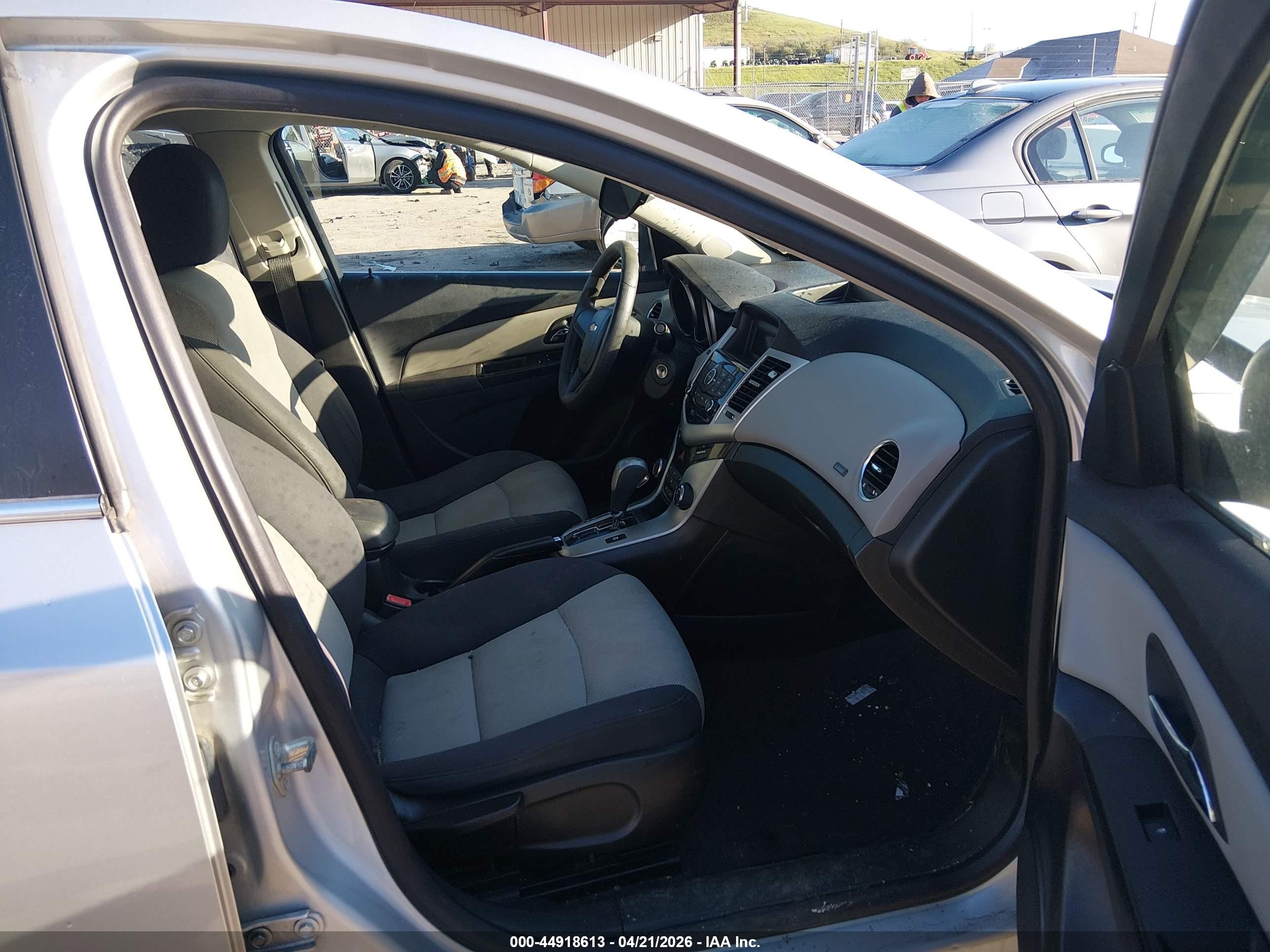 2012 Chevrolet Cruze Ls Silver vin: 1G1PC5SH8C7381994