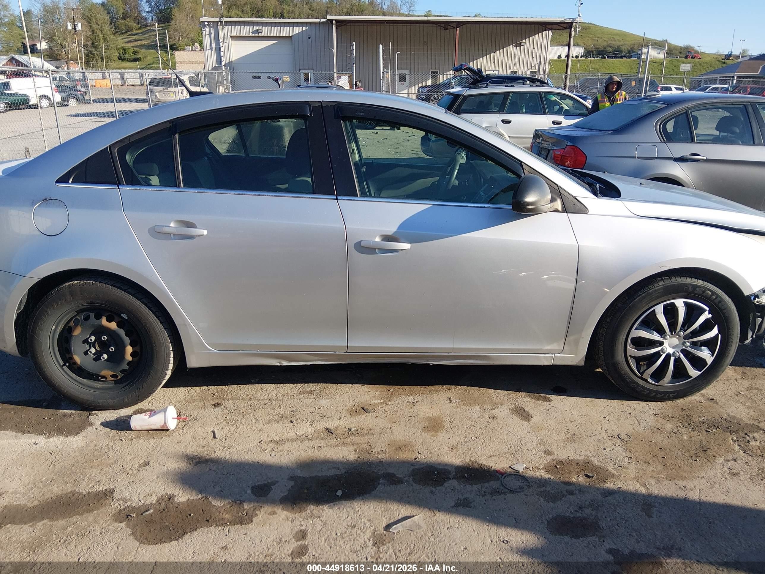 2012 Chevrolet Cruze Ls Silver vin: 1G1PC5SH8C7381994