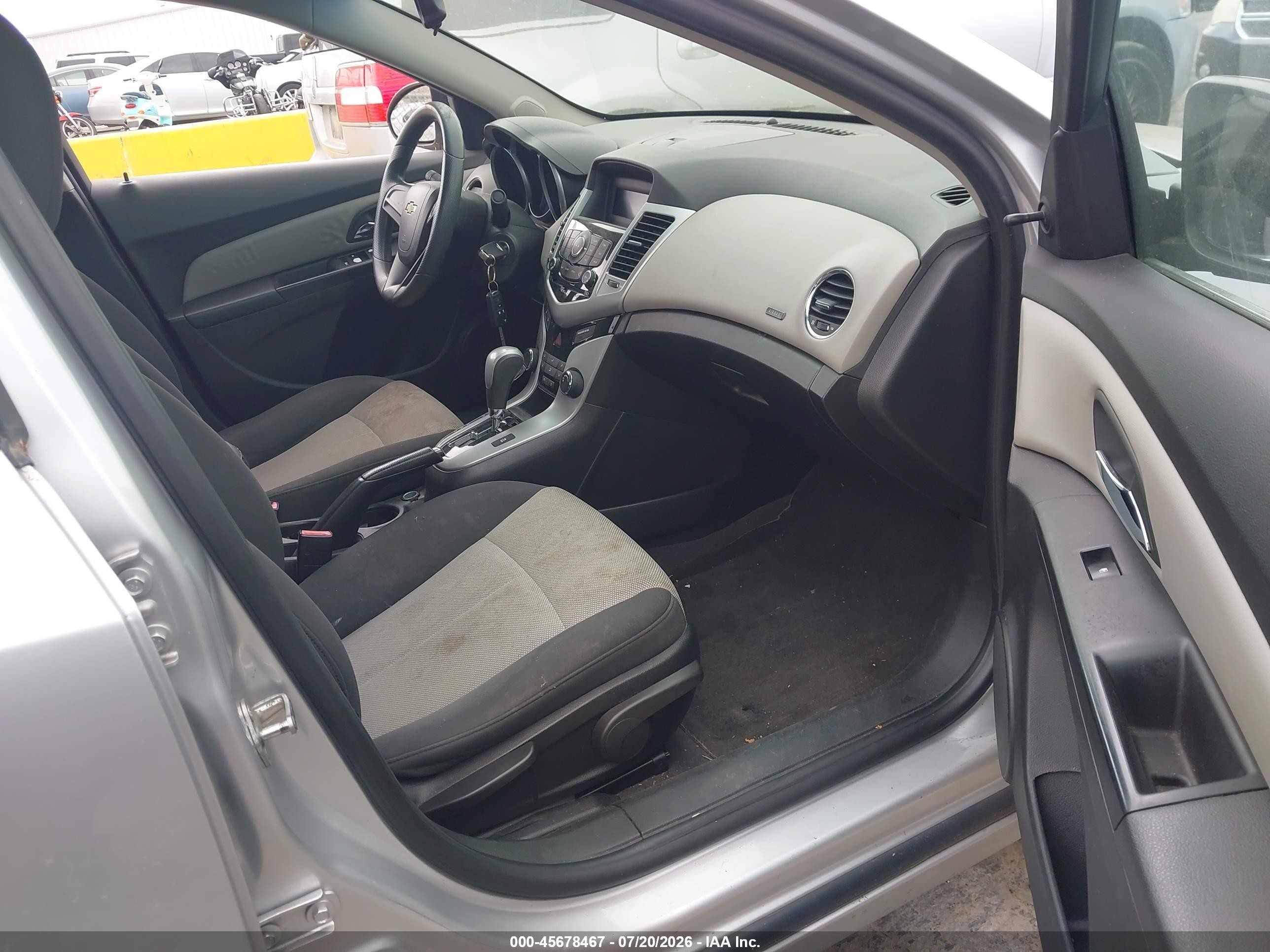 2011 Chevrolet Cruze Ls Silver vin: 1G1PC5SH9B7123109