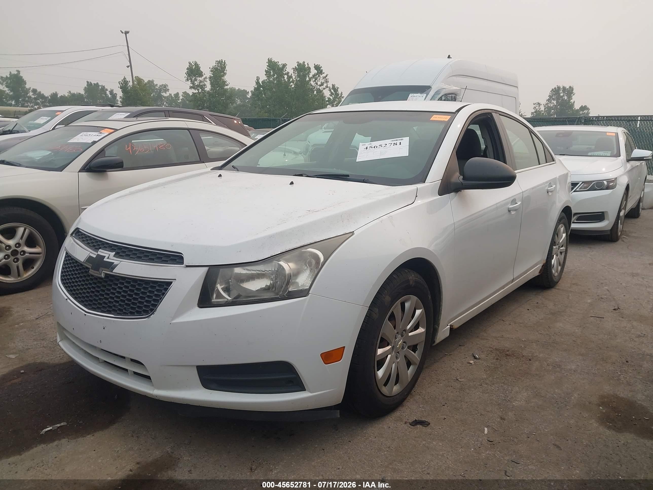 2011 Chevrolet Cruze Ls Белый vin: 1G1PC5SHXB7100986