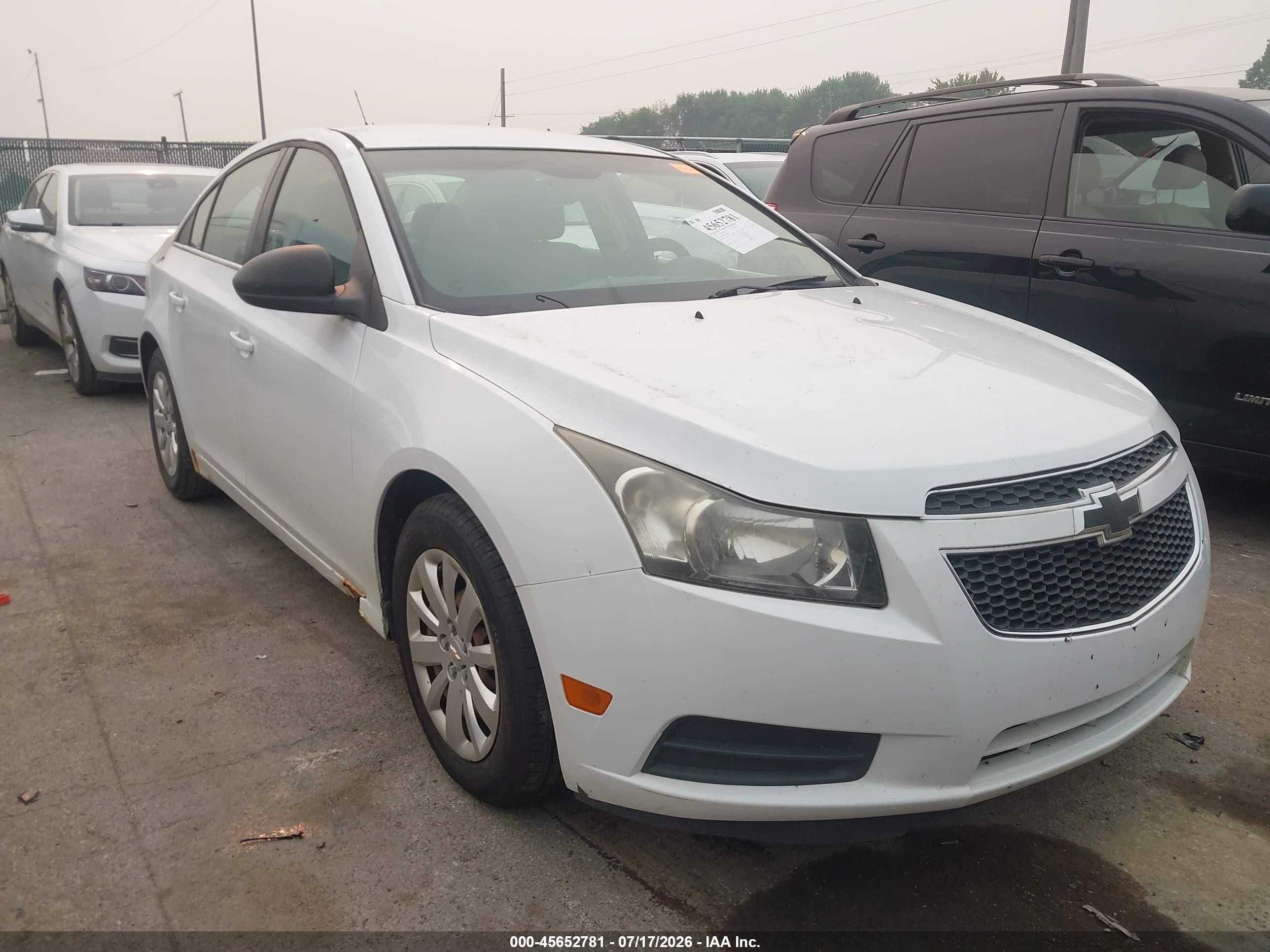 2011 Chevrolet Cruze Ls White vin: 1G1PC5SHXB7100986