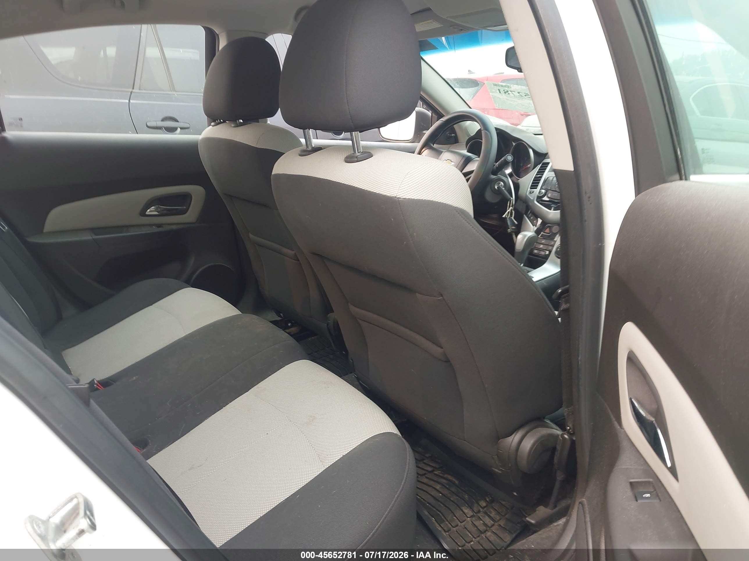 2011 Chevrolet Cruze Ls Белый vin: 1G1PC5SHXB7100986