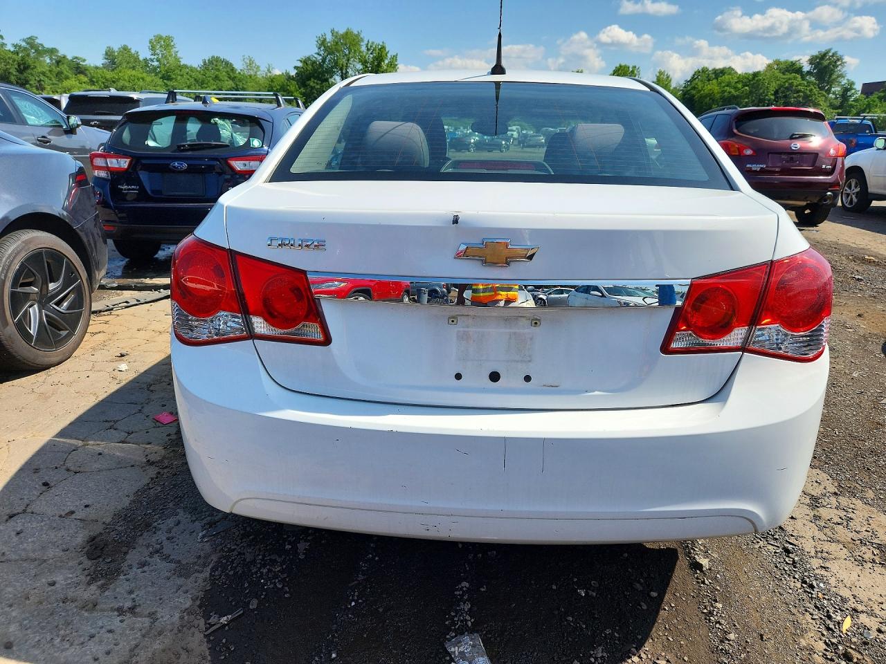 2012 Chevrolet Cruze Ls White vin: 1G1PC5SHXC7145122