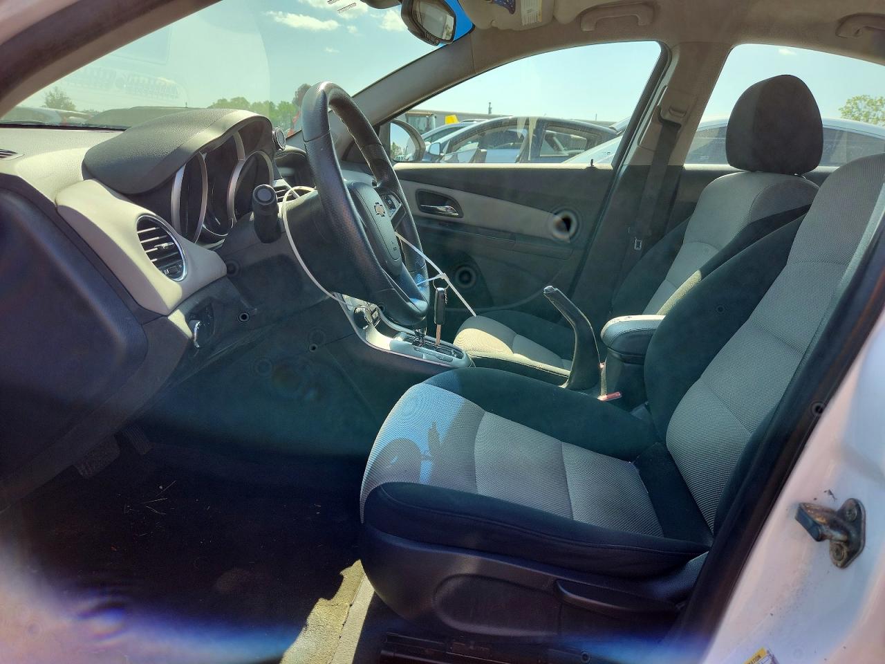 2012 Chevrolet Cruze Ls White vin: 1G1PC5SHXC7145122