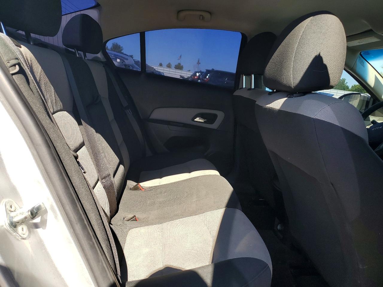 2012 Chevrolet Cruze Ls Silver vin: 1G1PC5SHXC7150952