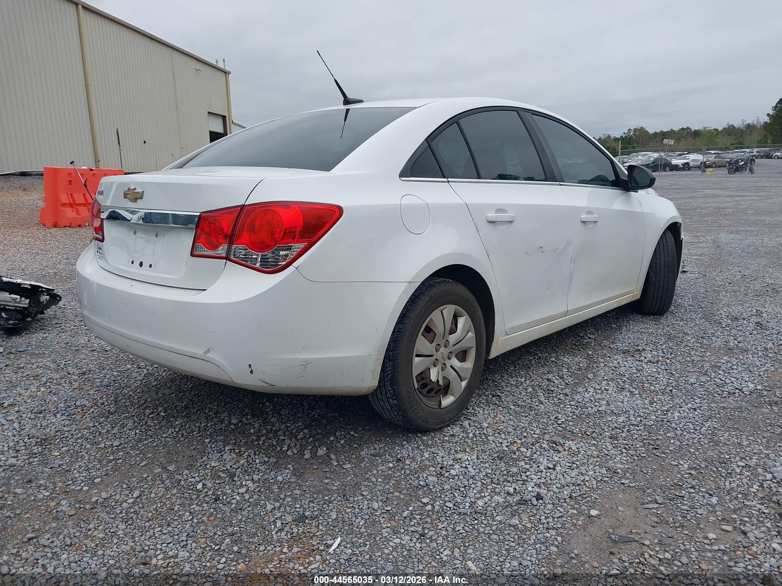 2012 Chevrolet Cruze Ls White vin: 1G1PC5SHXC7271335