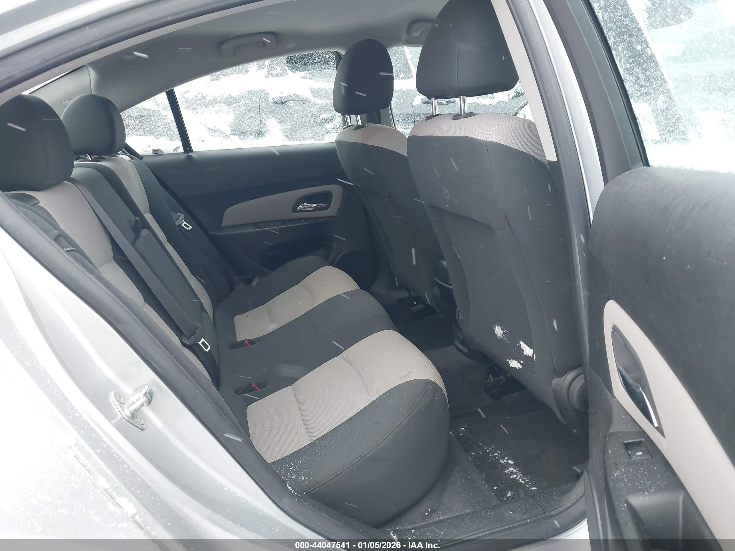 2012 Chevrolet Cruze Ls Серебряный vin: 1G1PD5SH0C7182869