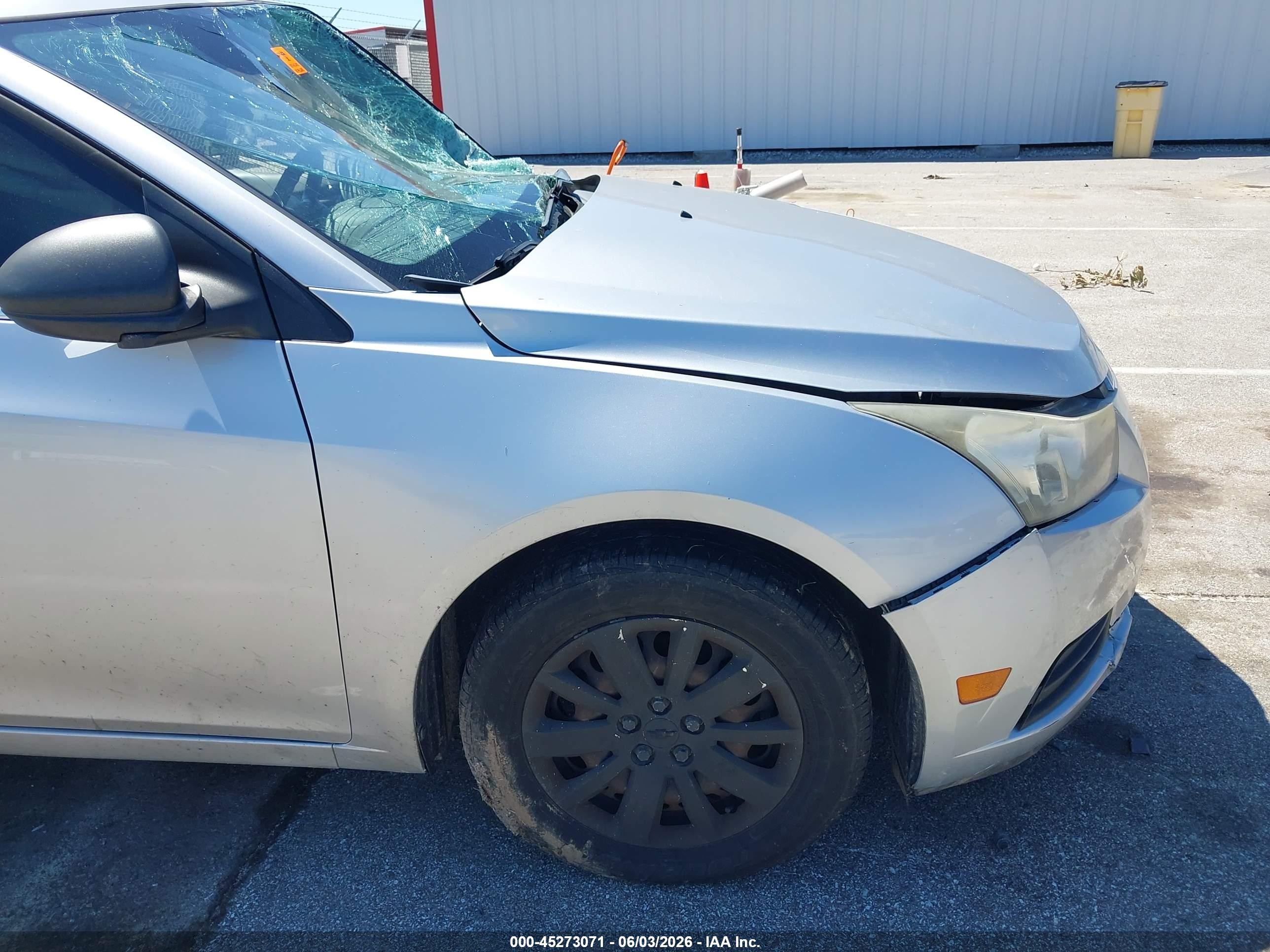 2011 Chevrolet Cruze Ls Серебряный vin: 1G1PD5SH2B7191684