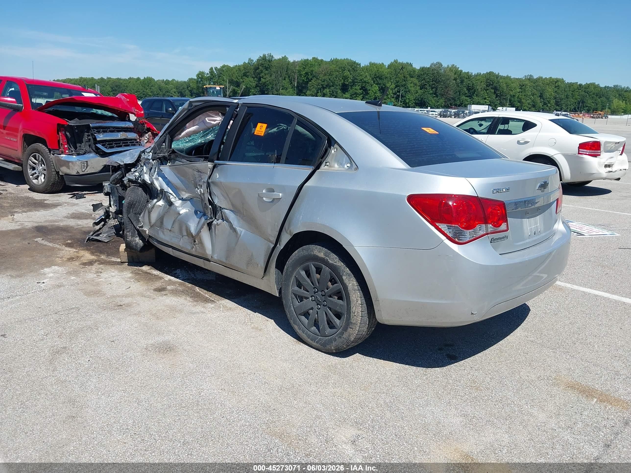 2011 Chevrolet Cruze Ls Серебряный vin: 1G1PD5SH2B7191684