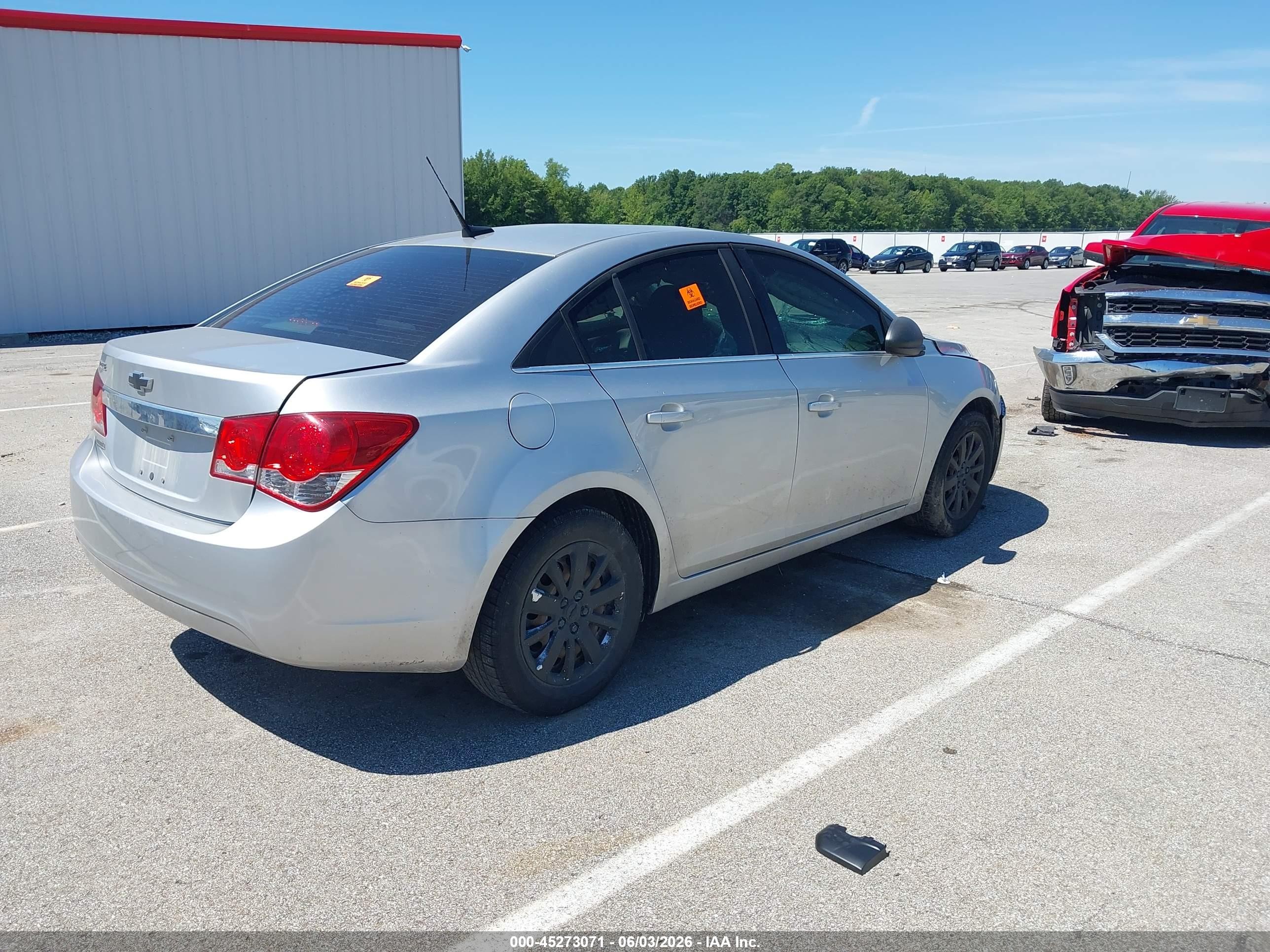 2011 Chevrolet Cruze Ls Серебряный vin: 1G1PD5SH2B7191684