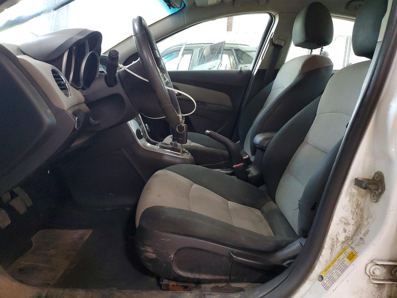 2012 Chevrolet Cruze Ls White vin: 1G1PD5SH7C7161047