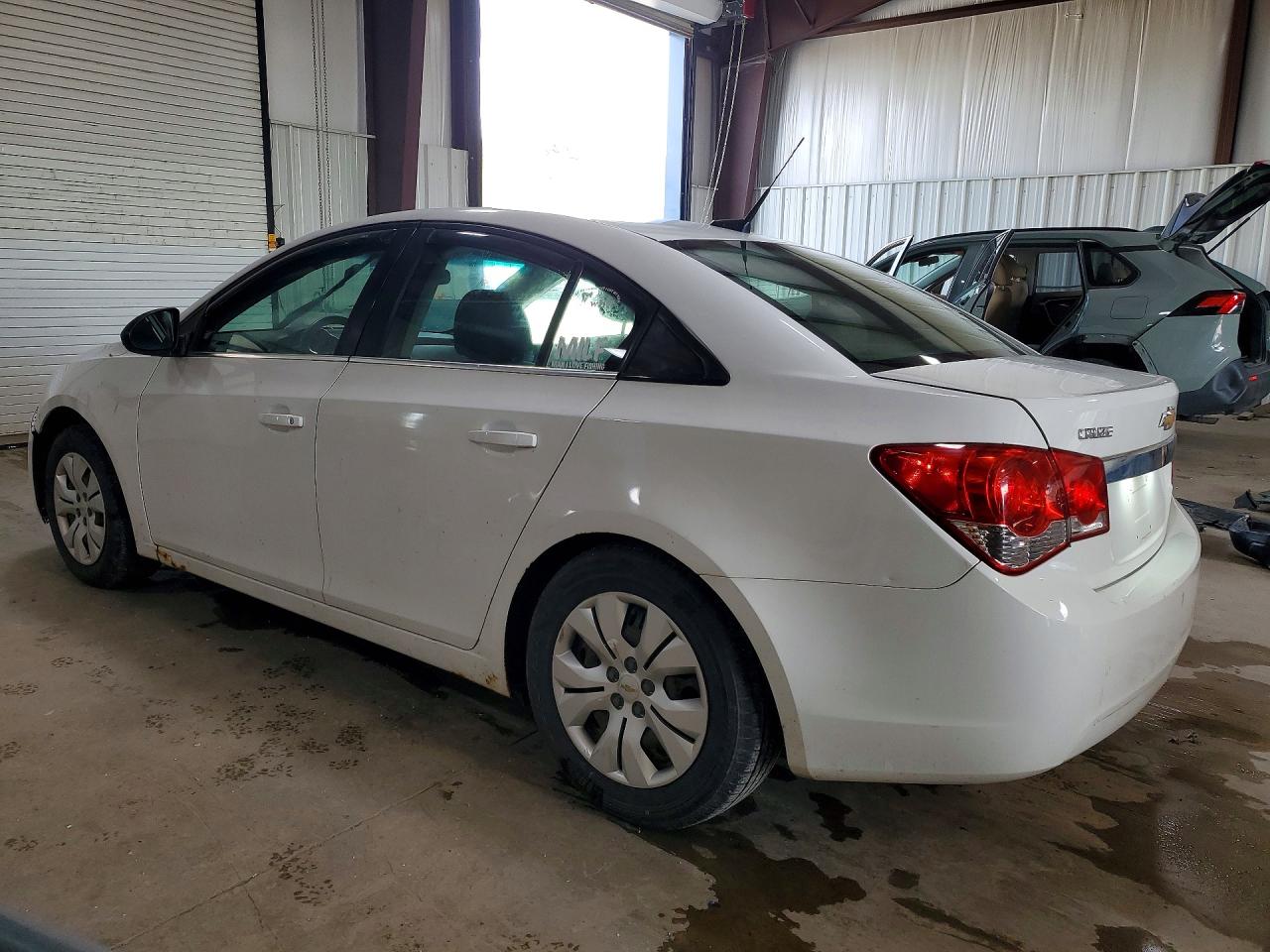 2012 Chevrolet Cruze Ls White vin: 1G1PD5SH7C7161047
