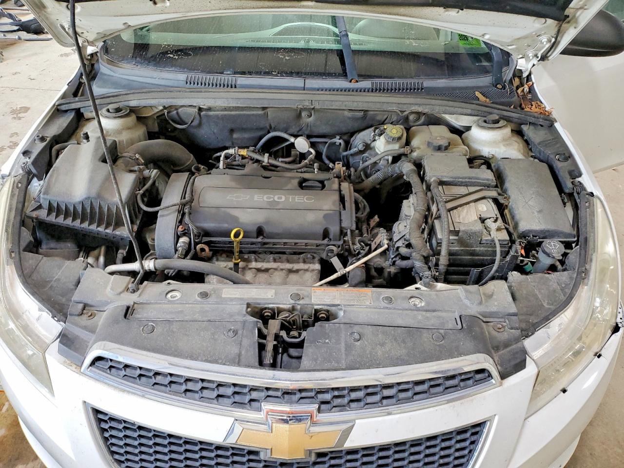 2012 Chevrolet Cruze Ls White vin: 1G1PD5SH7C7161047