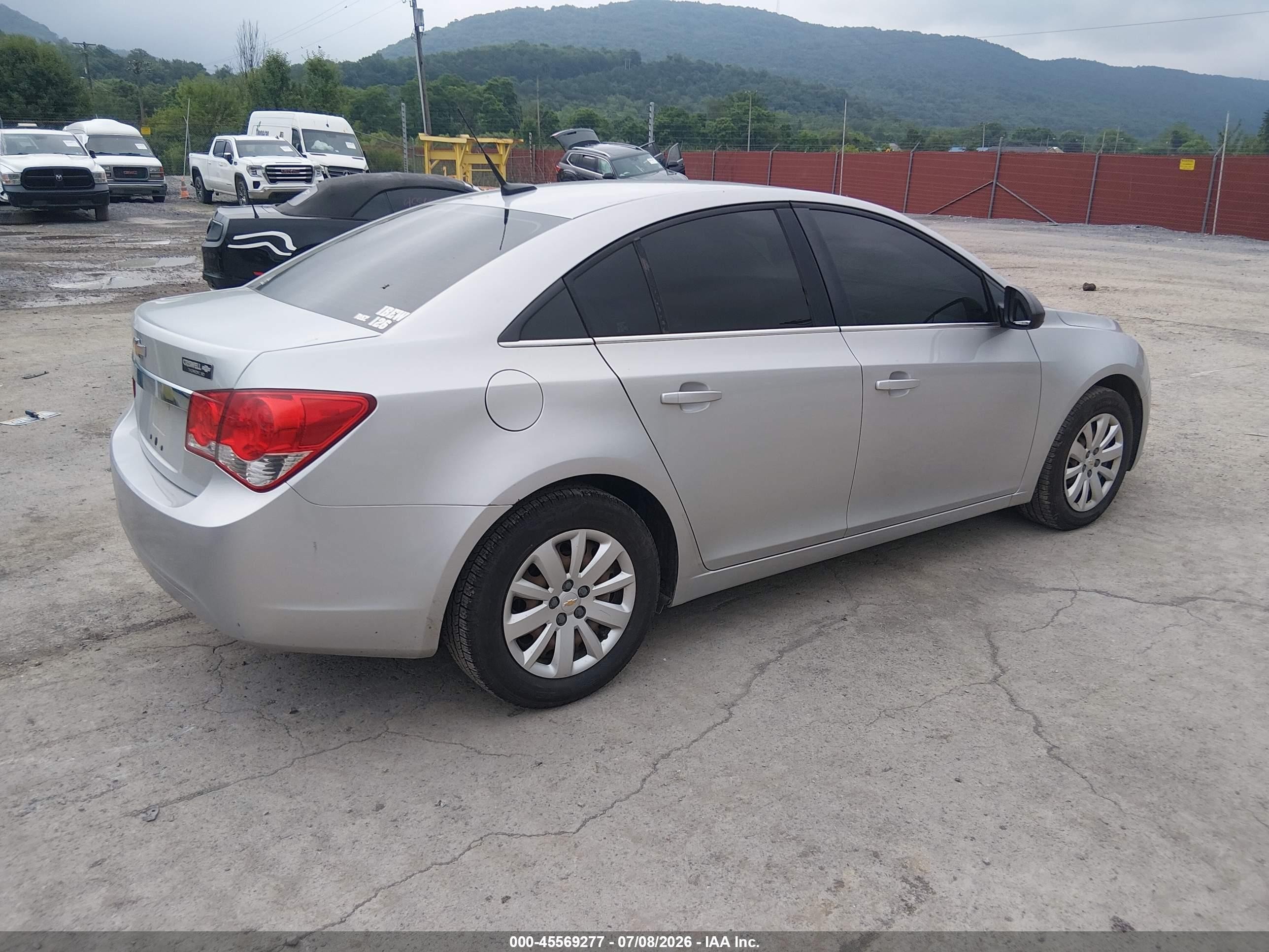 2011 Chevrolet Cruze Ls Silver vin: 1G1PD5SH8B7297007