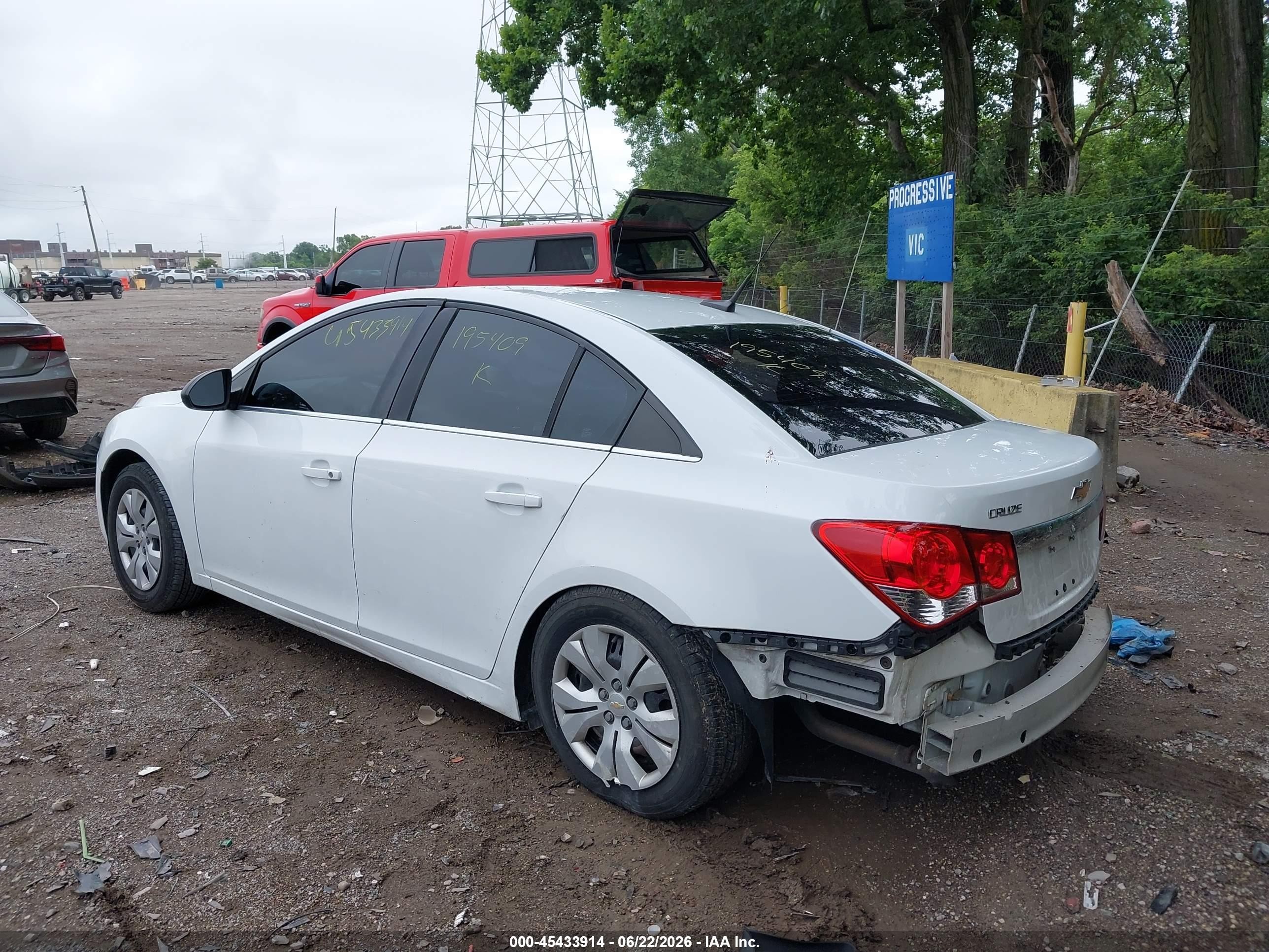 2012 Chevrolet Cruze Ls White vin: 1G1PD5SH9C7195409
