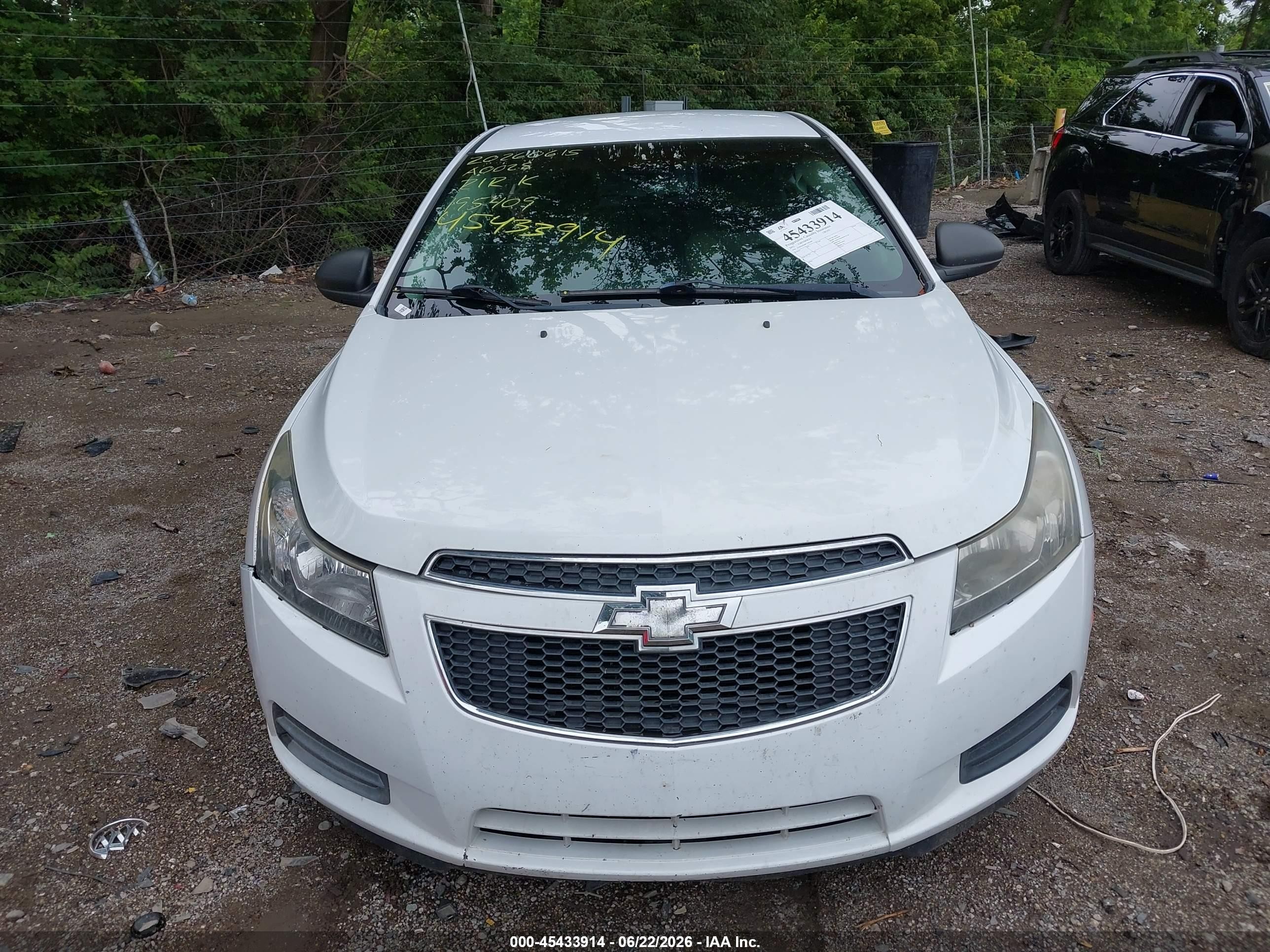 2012 Chevrolet Cruze Ls White vin: 1G1PD5SH9C7195409