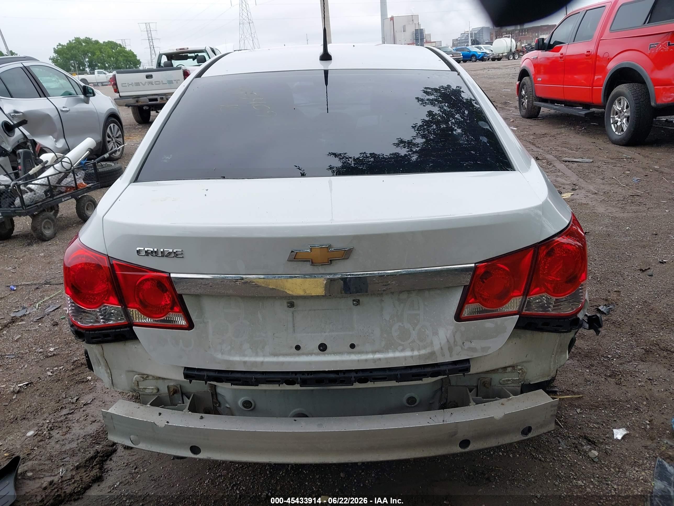 2012 Chevrolet Cruze Ls White vin: 1G1PD5SH9C7195409