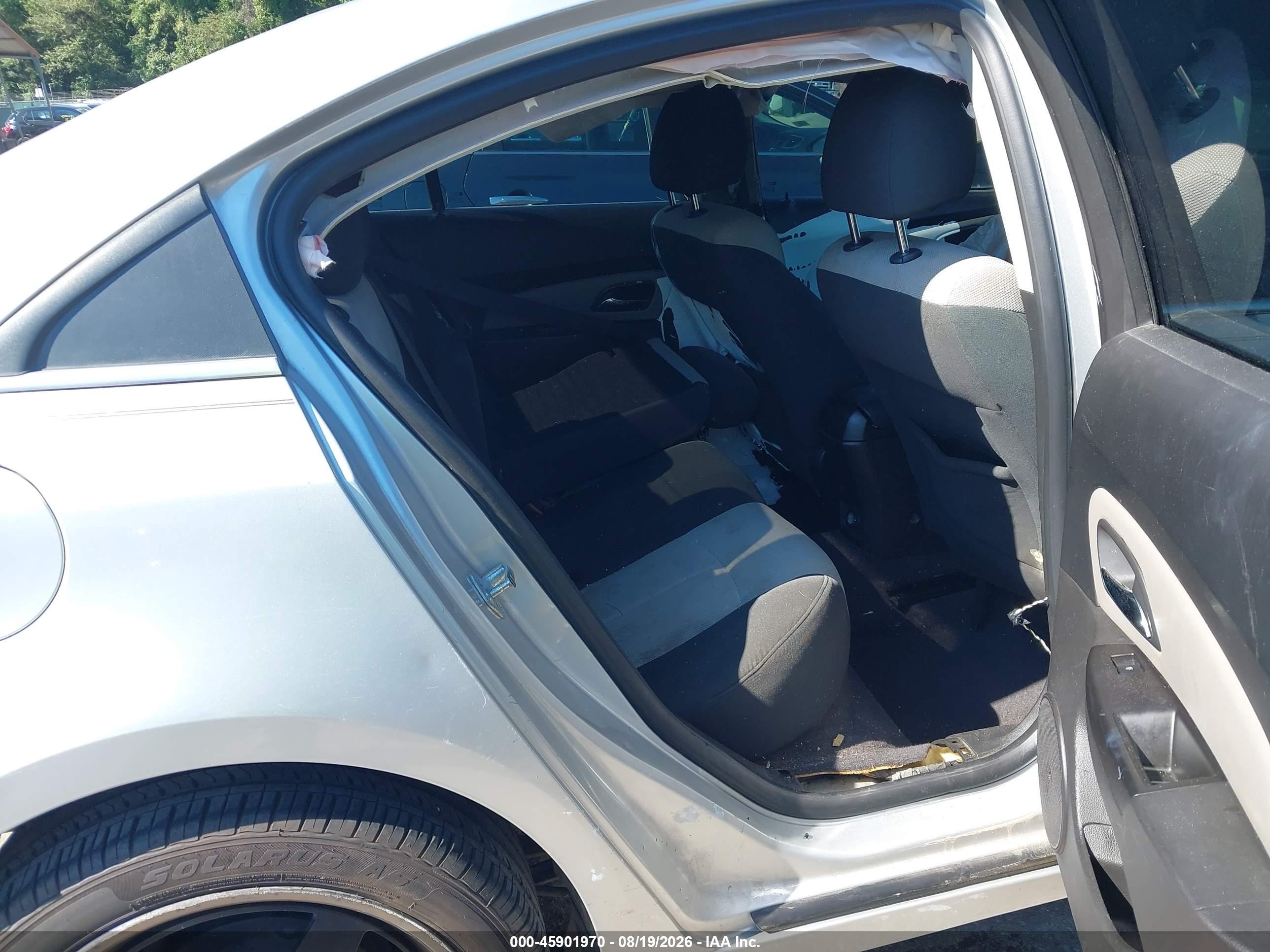 2011 Chevrolet Cruze Ls Silver vin: 1G1PD5SHXB7161428