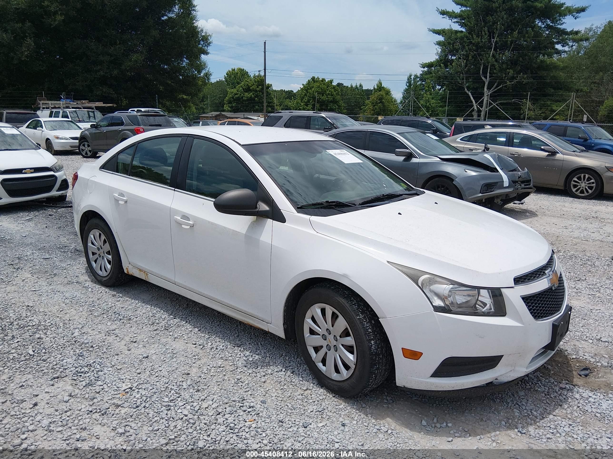 2011 Chevrolet Cruze Ls White vin: 1G1PD5SHXB7301686