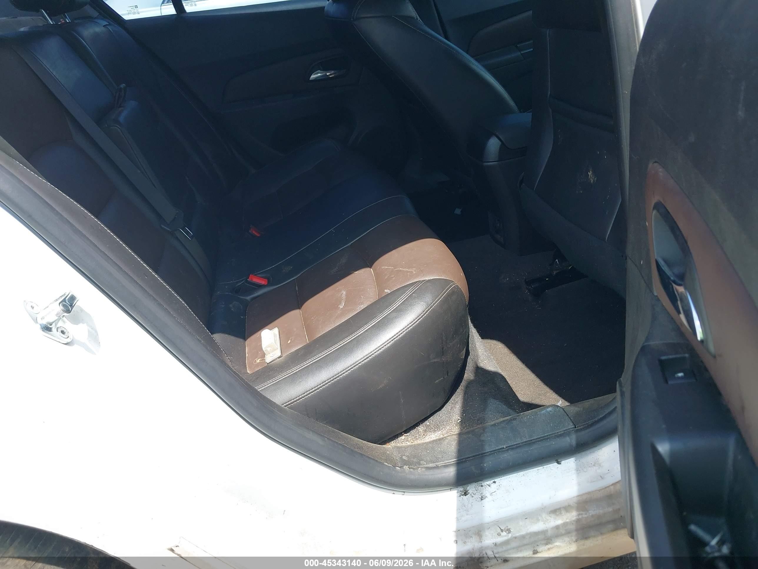 2015 Chevrolet Cruze 2lt Auto Белый vin: 1G1PE5SB0F7225104