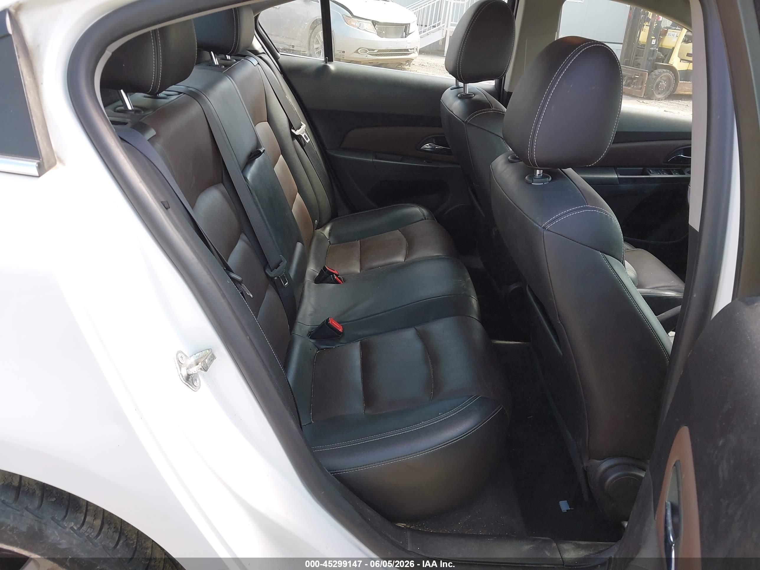 2015 Chevrolet Cruze 2lt Auto White vin: 1G1PE5SB2F7123111