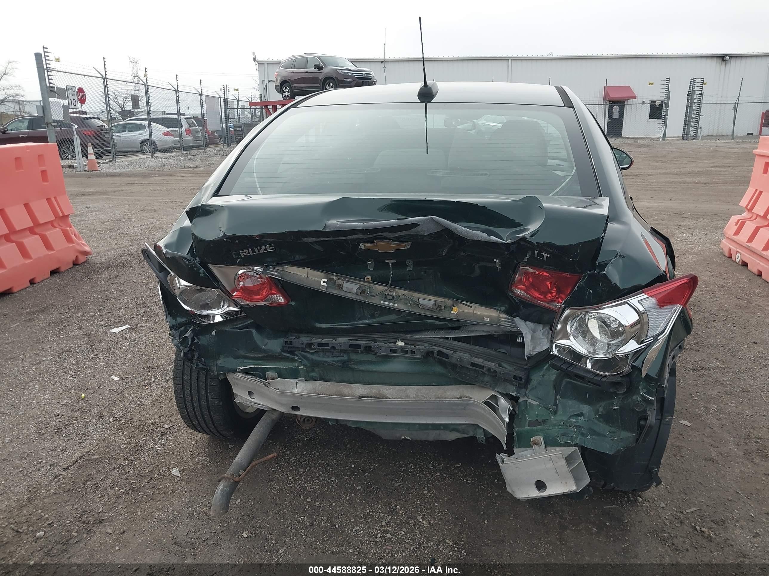 2015 Chevrolet Cruze 2lt Auto Green vin: 1G1PE5SB4F7254377