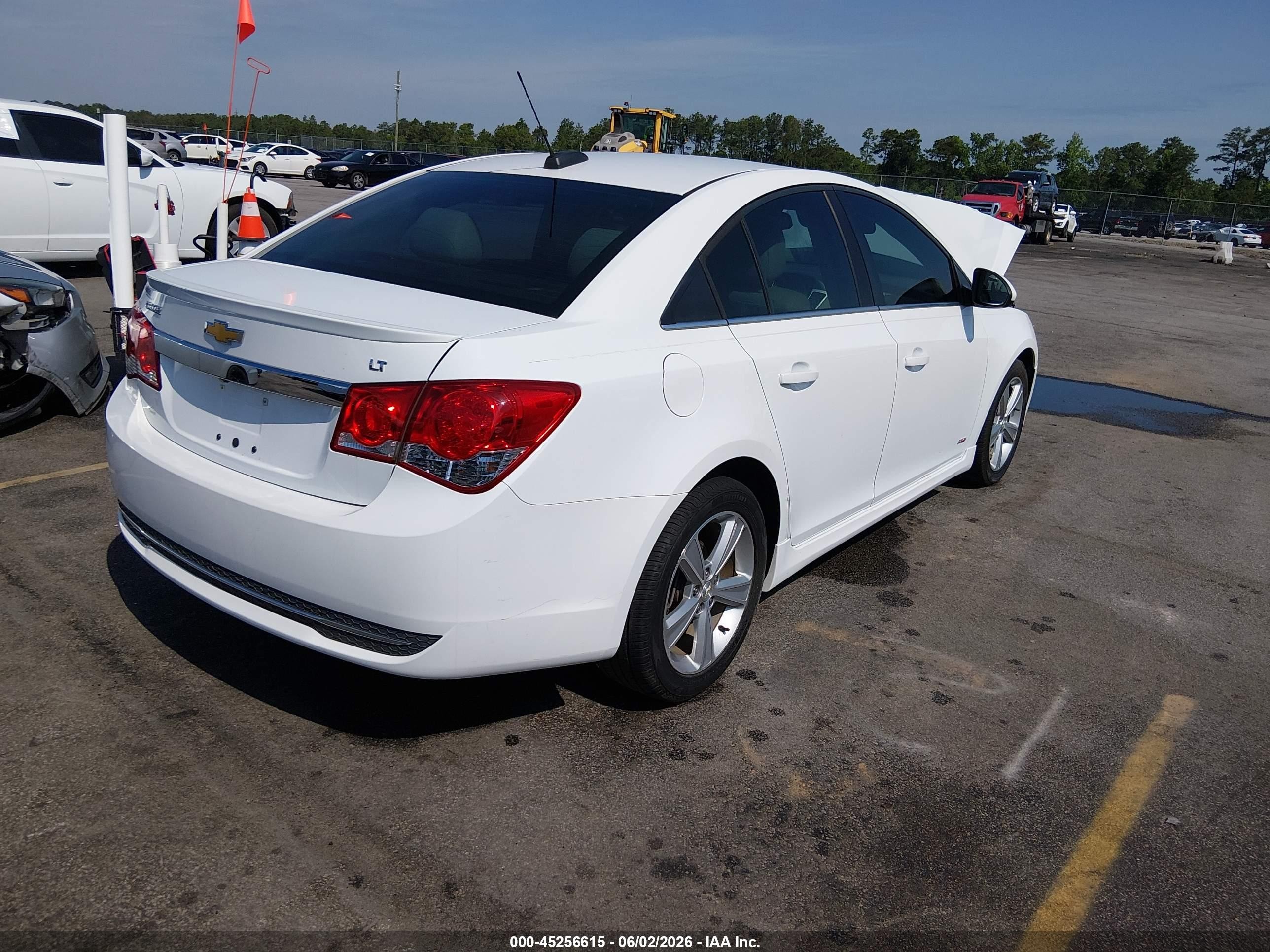 2015 Chevrolet Cruze 2lt Auto Белый vin: 1G1PE5SB5F7283774