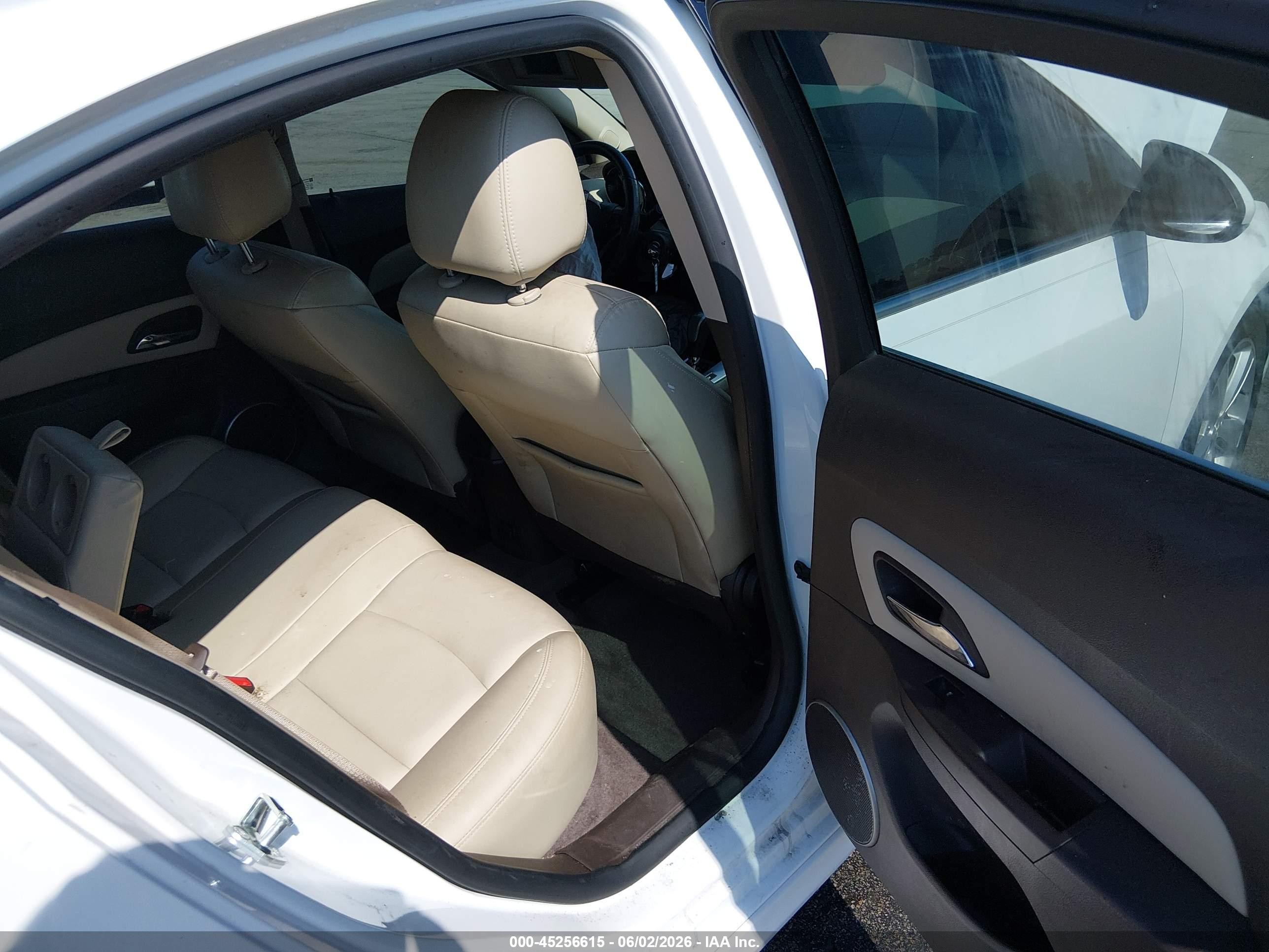 2015 Chevrolet Cruze 2lt Auto Белый vin: 1G1PE5SB5F7283774