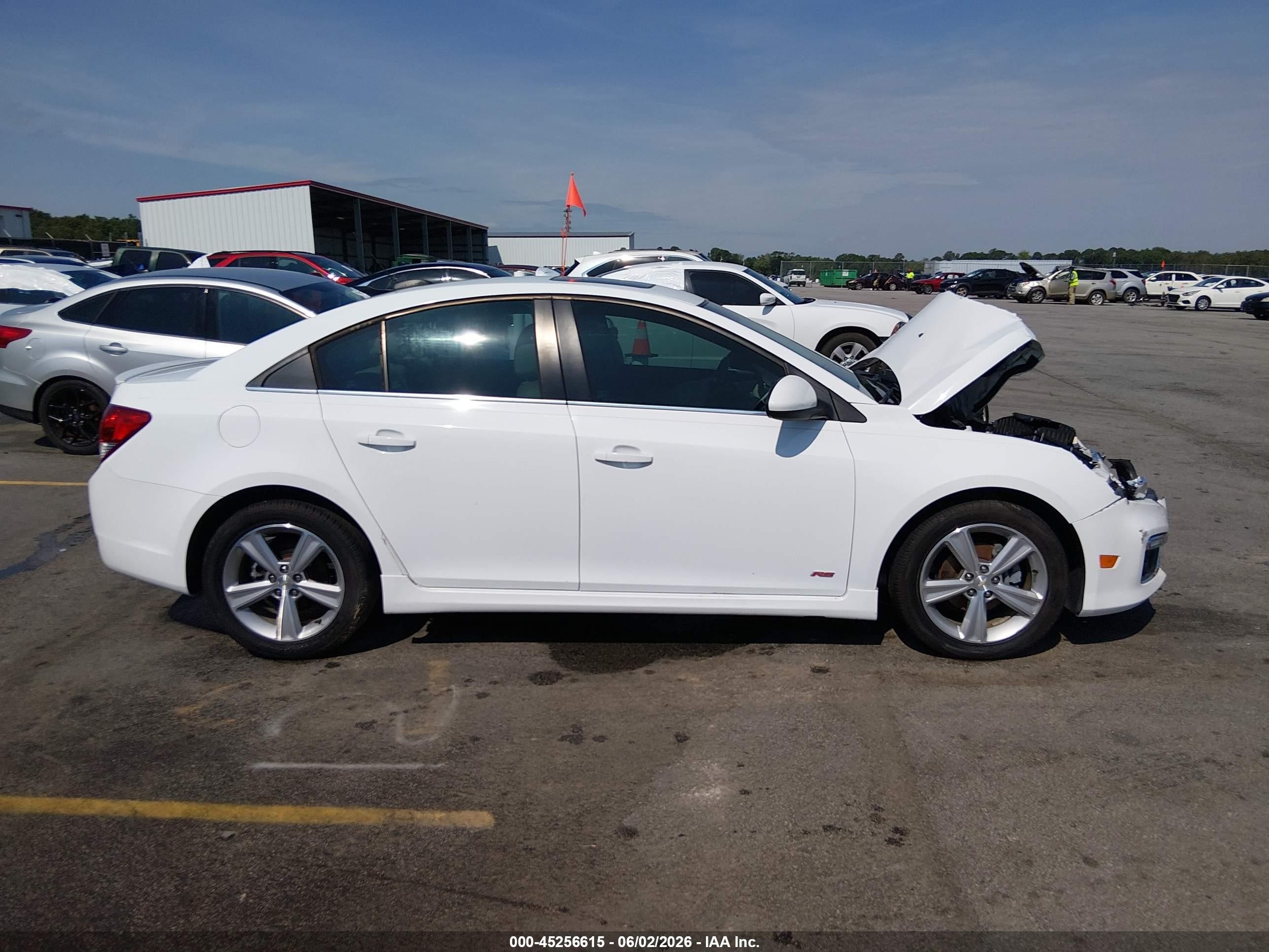 2015 Chevrolet Cruze 2lt Auto Белый vin: 1G1PE5SB5F7283774