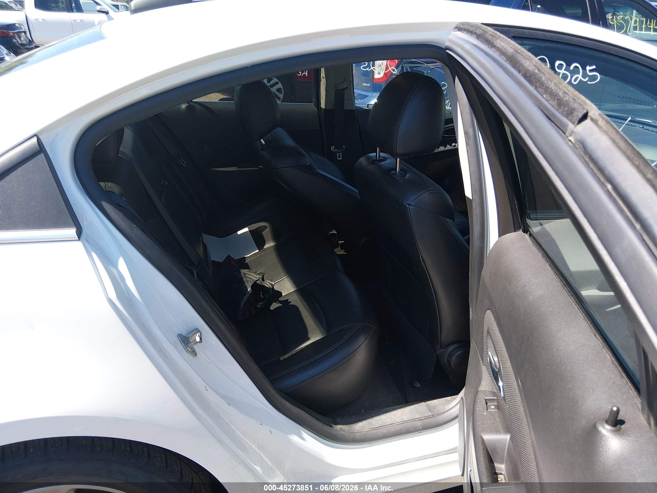 2015 Chevrolet Cruze 2lt Auto White vin: 1G1PE5SB6F7295612
