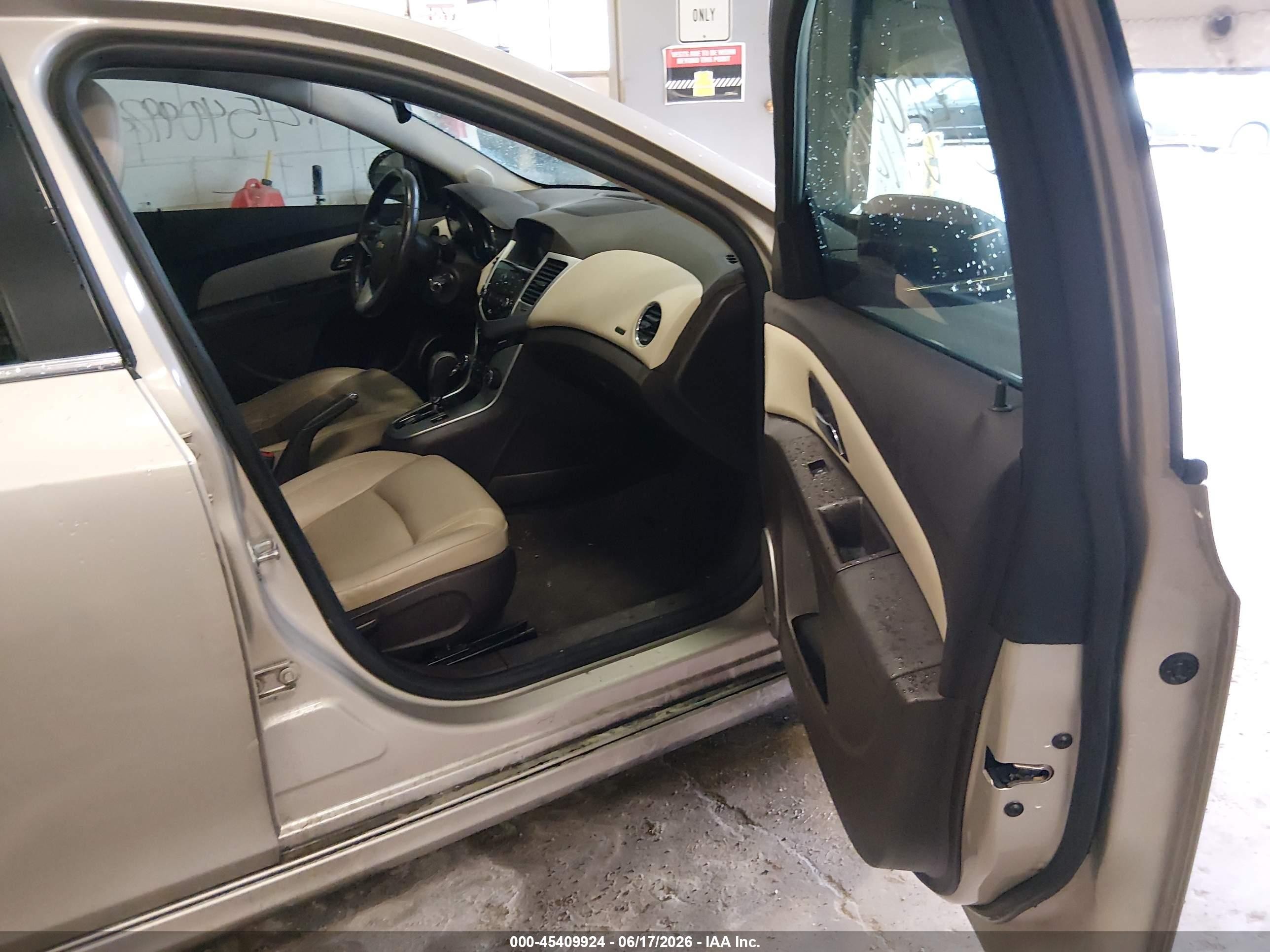 2014 Chevrolet Cruze 2lt Auto Желто-коричневый vin: 1G1PE5SB7E7466284