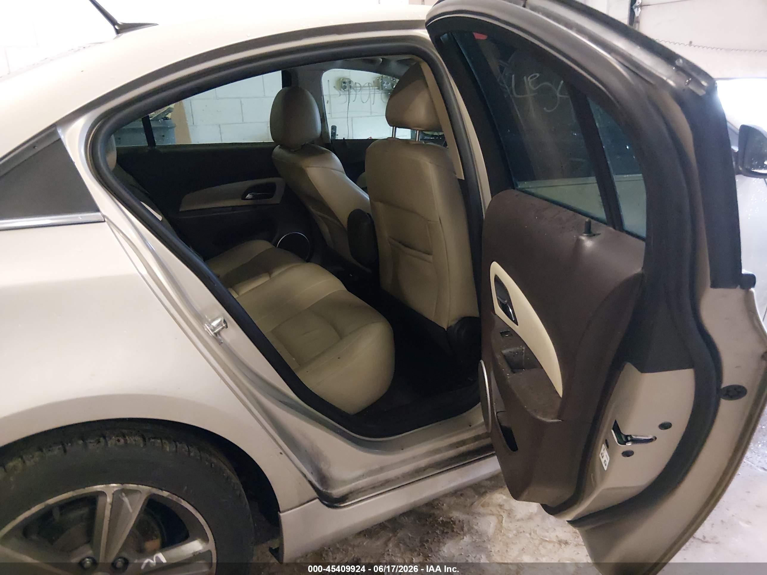 2014 Chevrolet Cruze 2lt Auto Желто-коричневый vin: 1G1PE5SB7E7466284