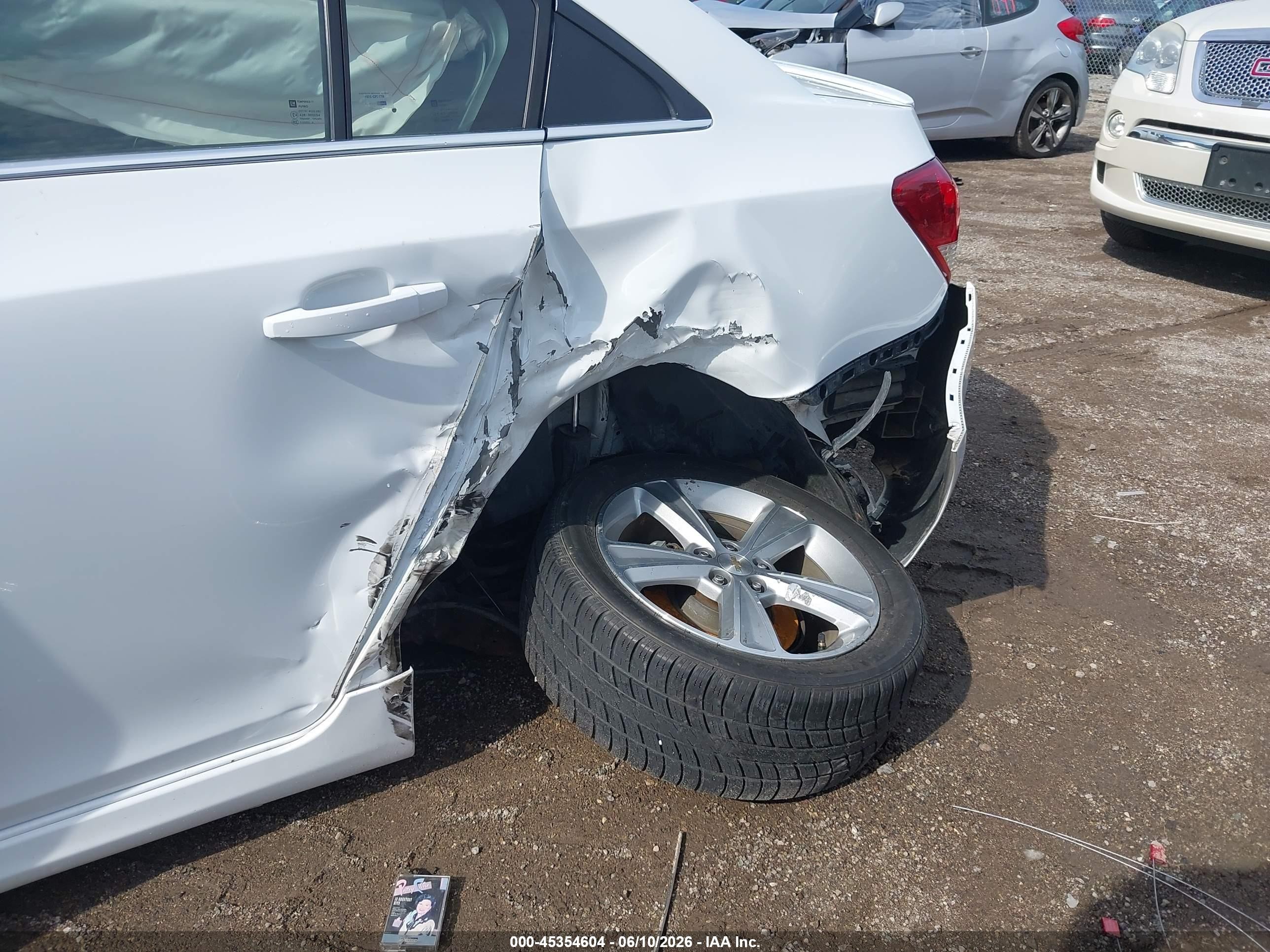 2015 Chevrolet Cruze 2lt Auto White vin: 1G1PE5SB7F7107745