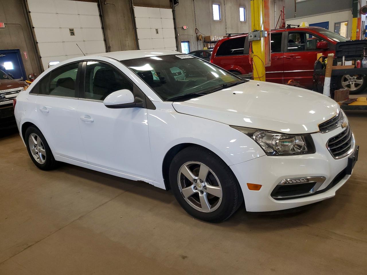2016 Chevrolet Cruze Limited Lt Белый vin: 1G1PE5SB7G7109528