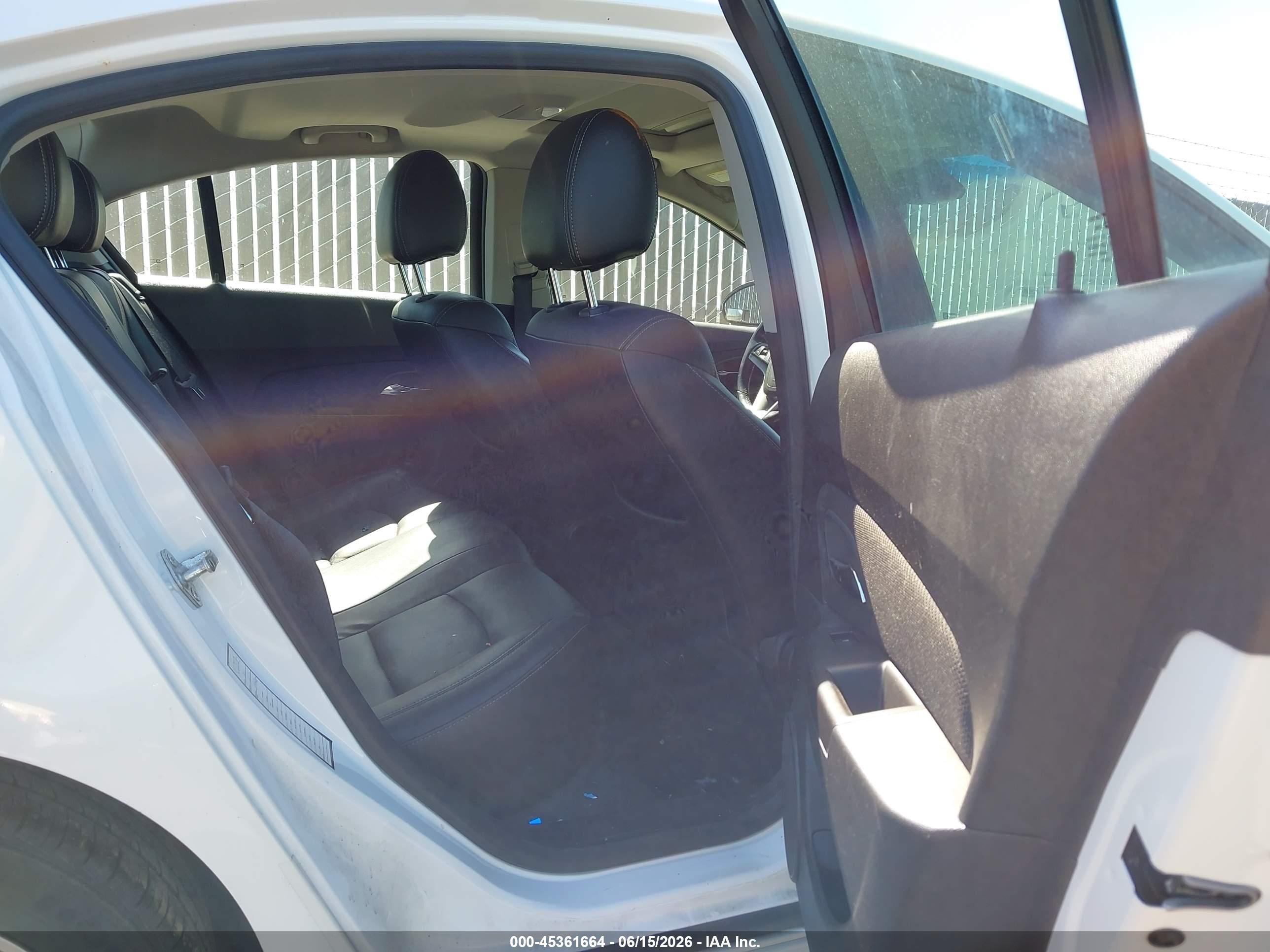 2013 Chevrolet Cruze 2lt Auto White vin: 1G1PE5SB8D7120159