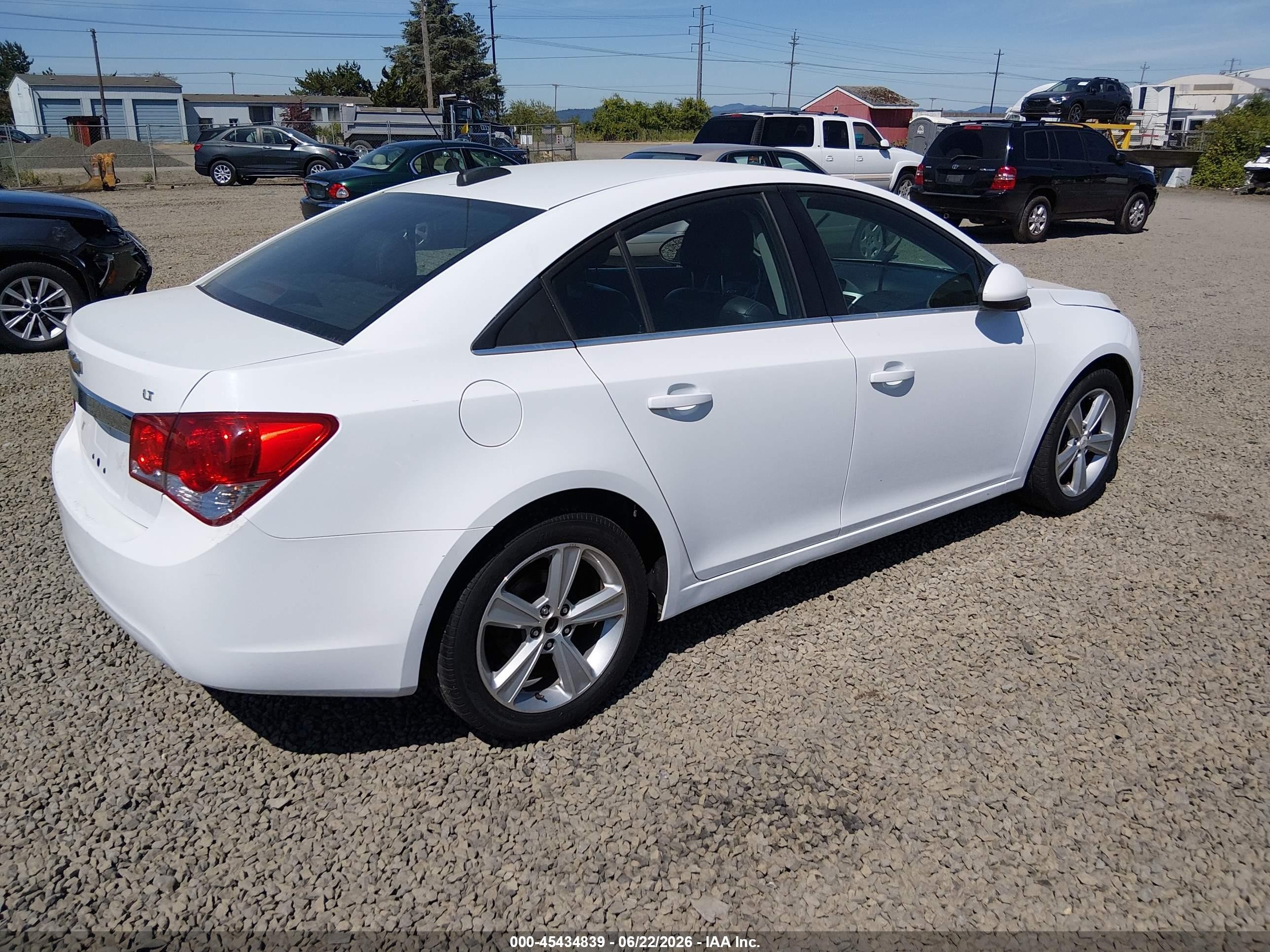 2015 Chevrolet Cruze 2lt Auto White vin: 1G1PE5SB8F7238019