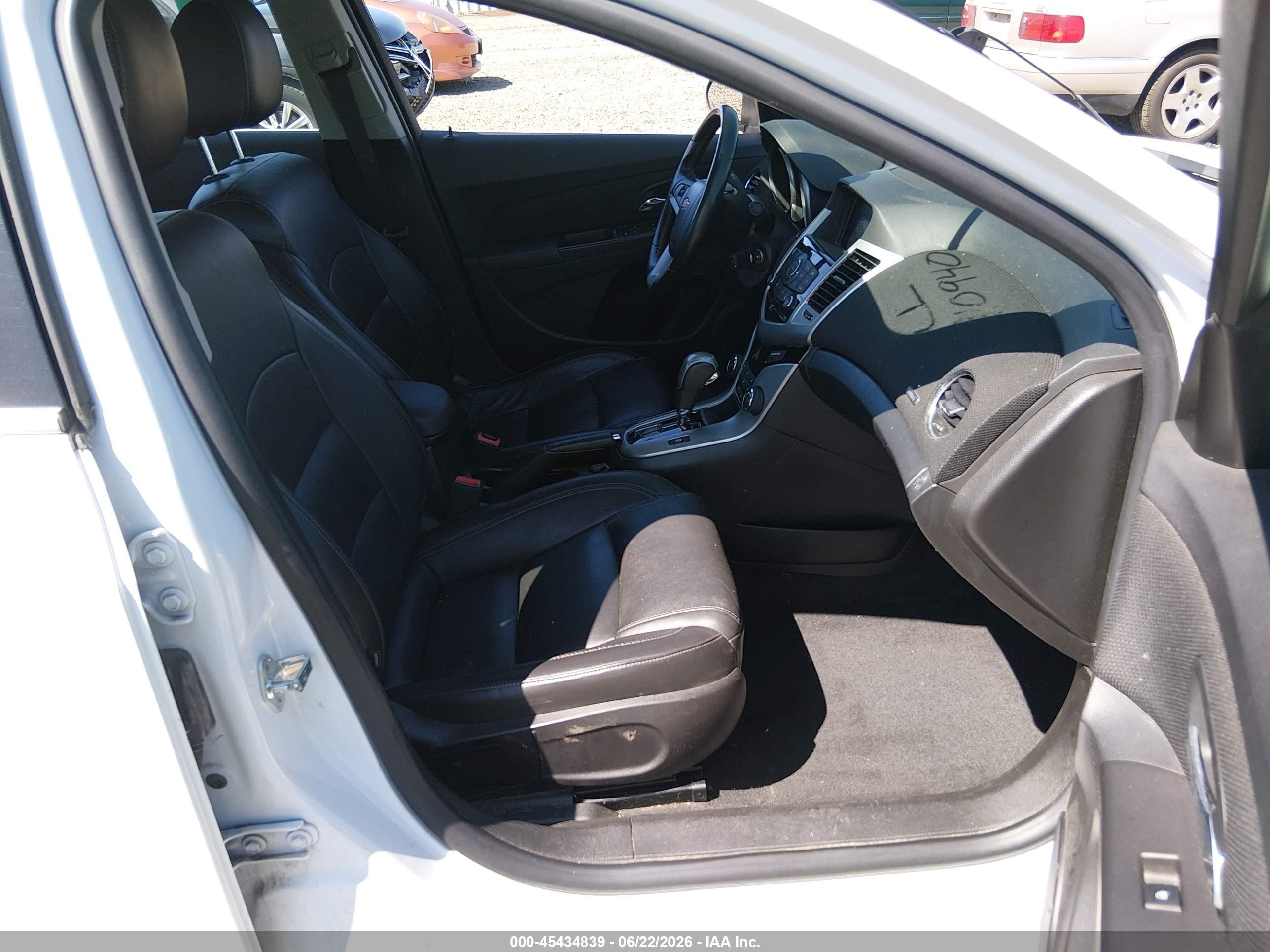 2015 Chevrolet Cruze 2lt Auto White vin: 1G1PE5SB8F7238019