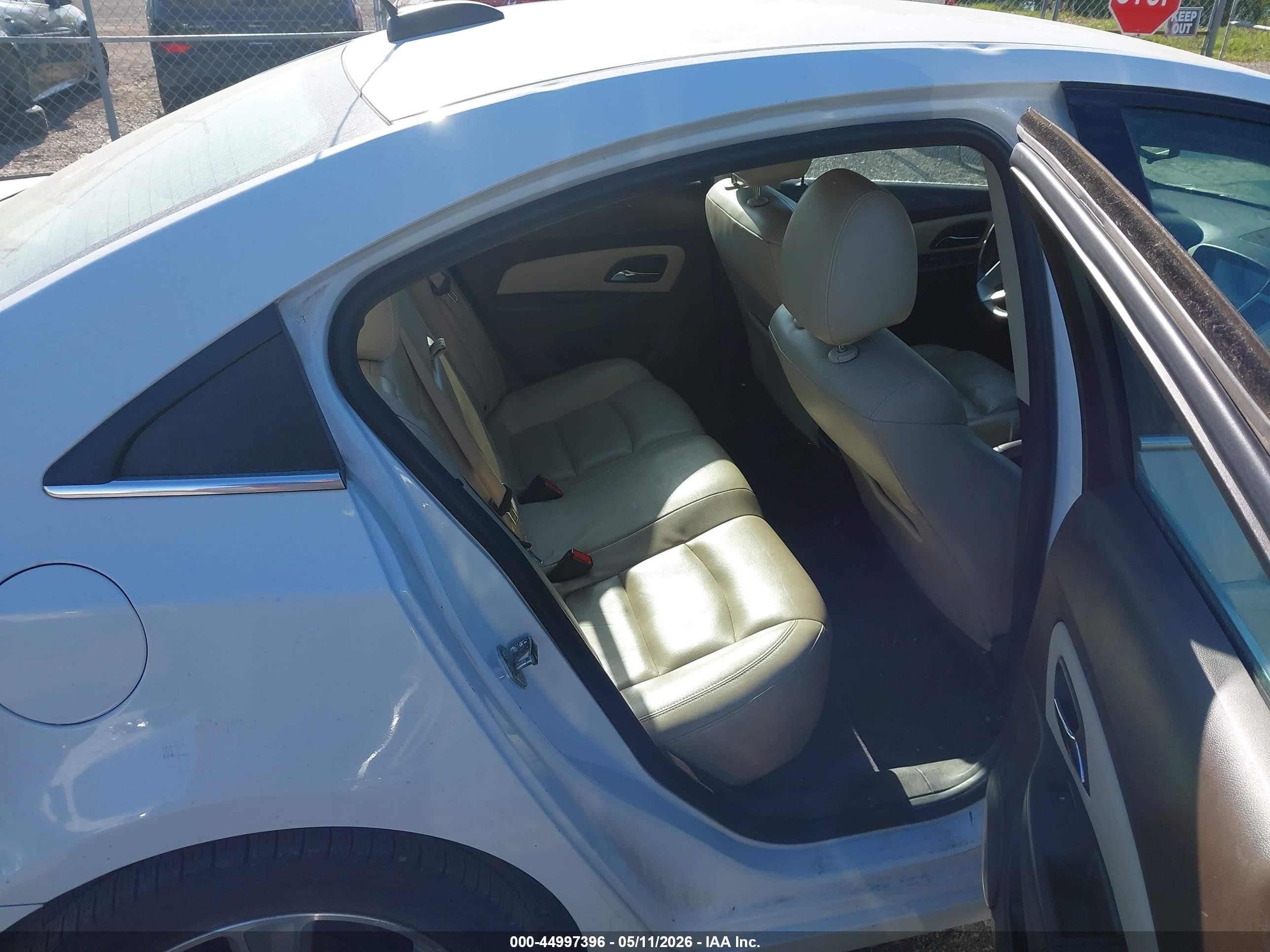 2015 Chevrolet Cruze 2lt Auto Серебряный vin: 1G1PE5SBXF7130615