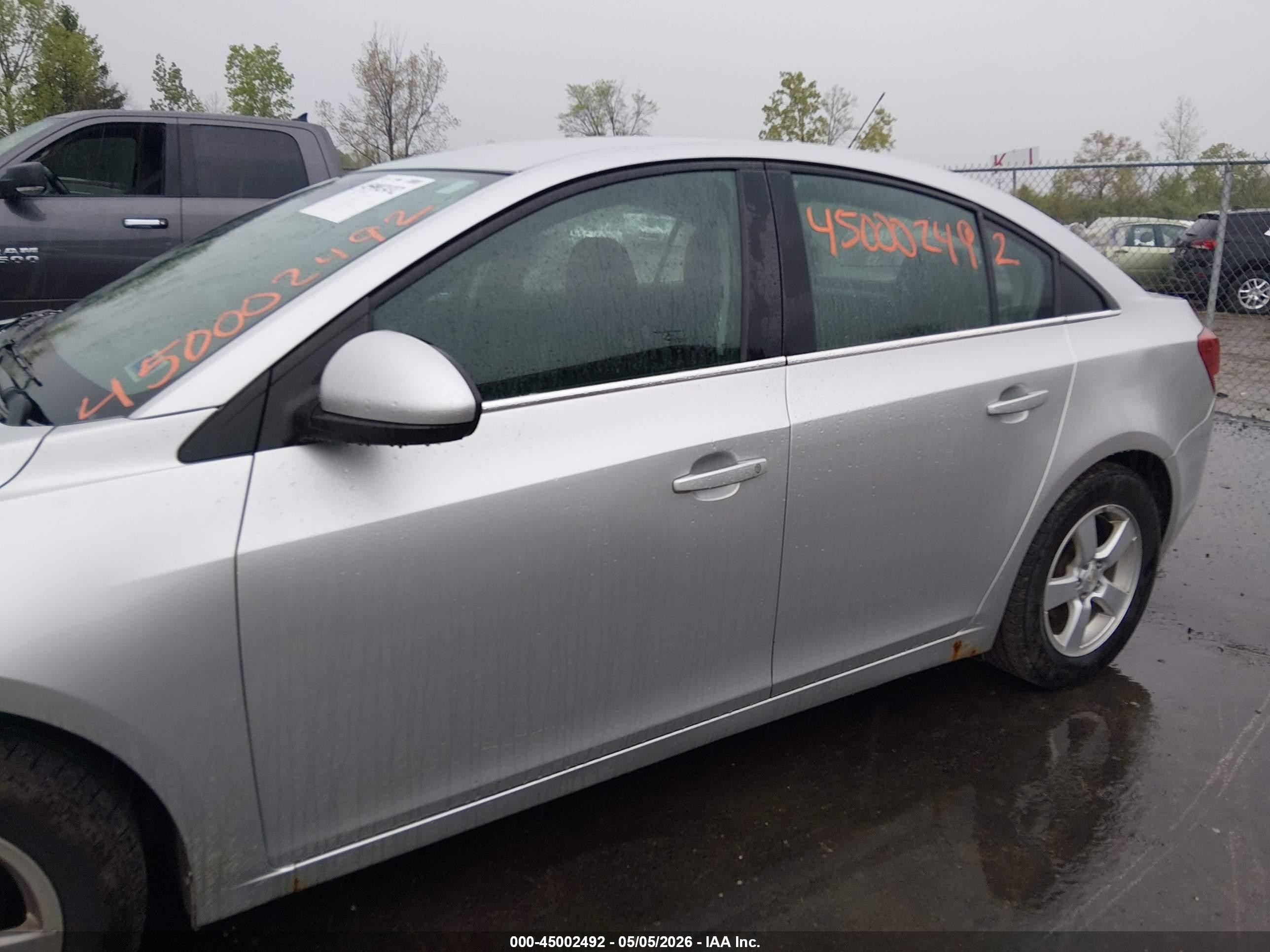 2016 Chevrolet Cruze Limited 1lt Auto Серебряный vin: 1G1PE5SBXG7200633