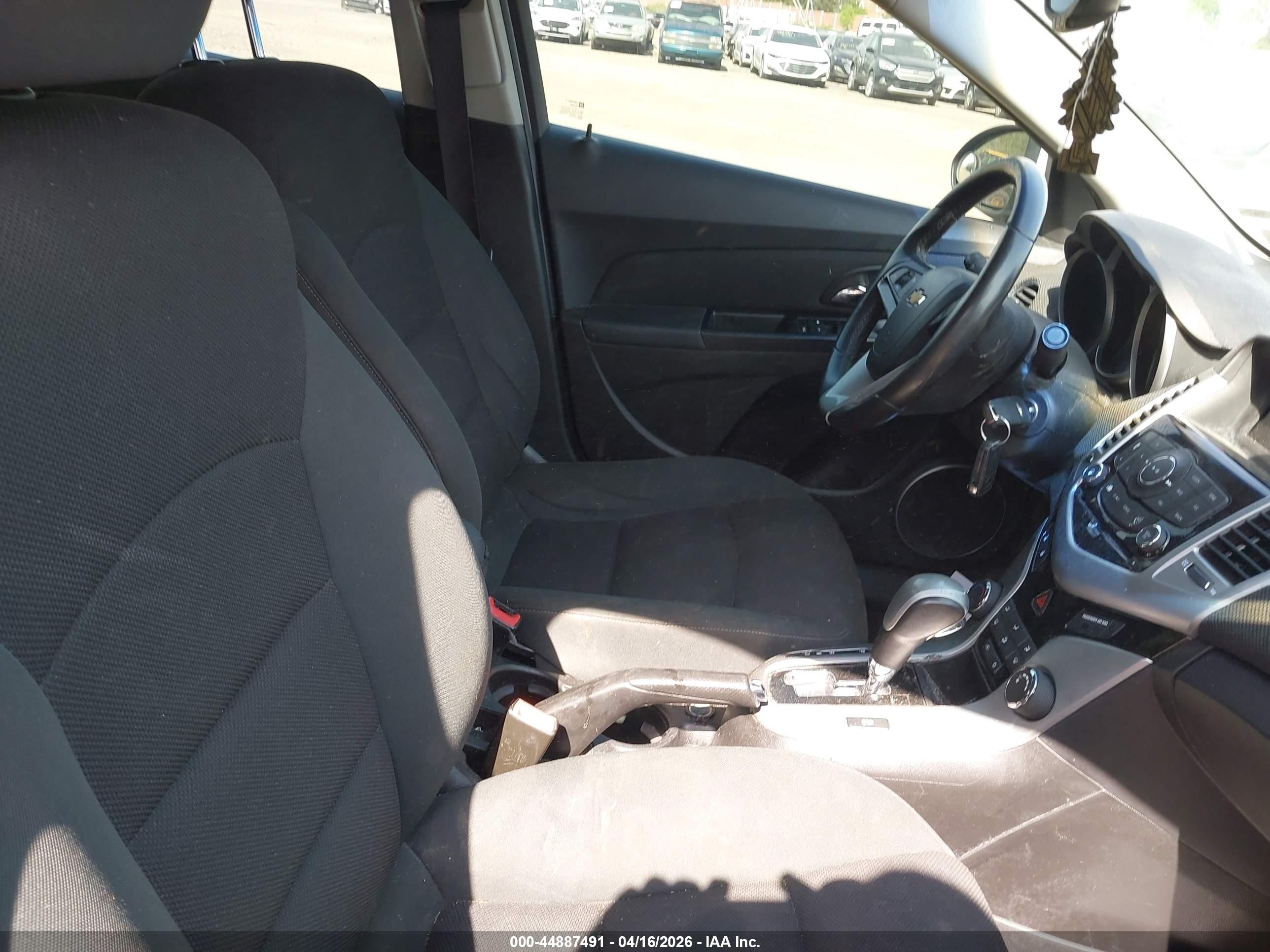 2012 Chevrolet Cruze 1lt White vin: 1G1PF5SC8C7126659