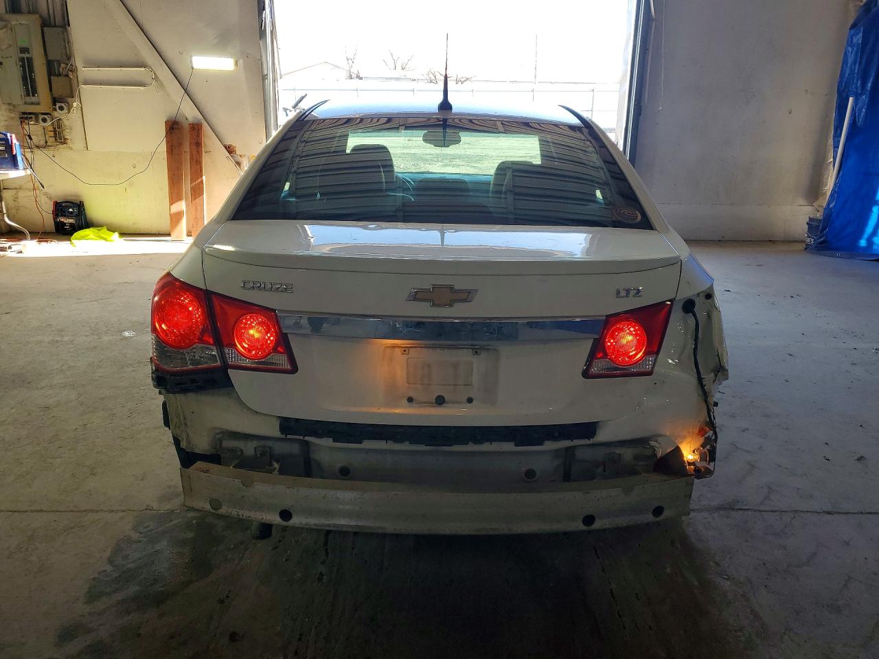 2011 Chev Cruze White vin: 1G1PH5S94B7160868