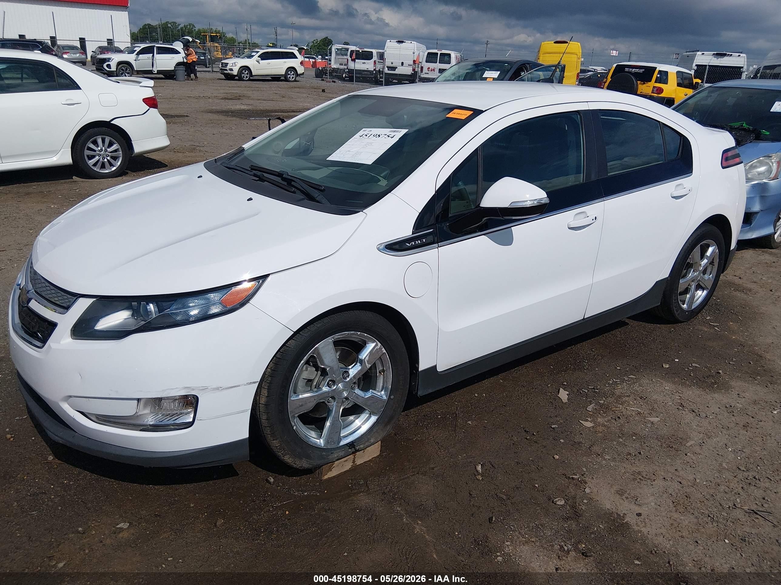 2013 Chevrolet Volt   White vin: 1G1RA6E40DU137174
