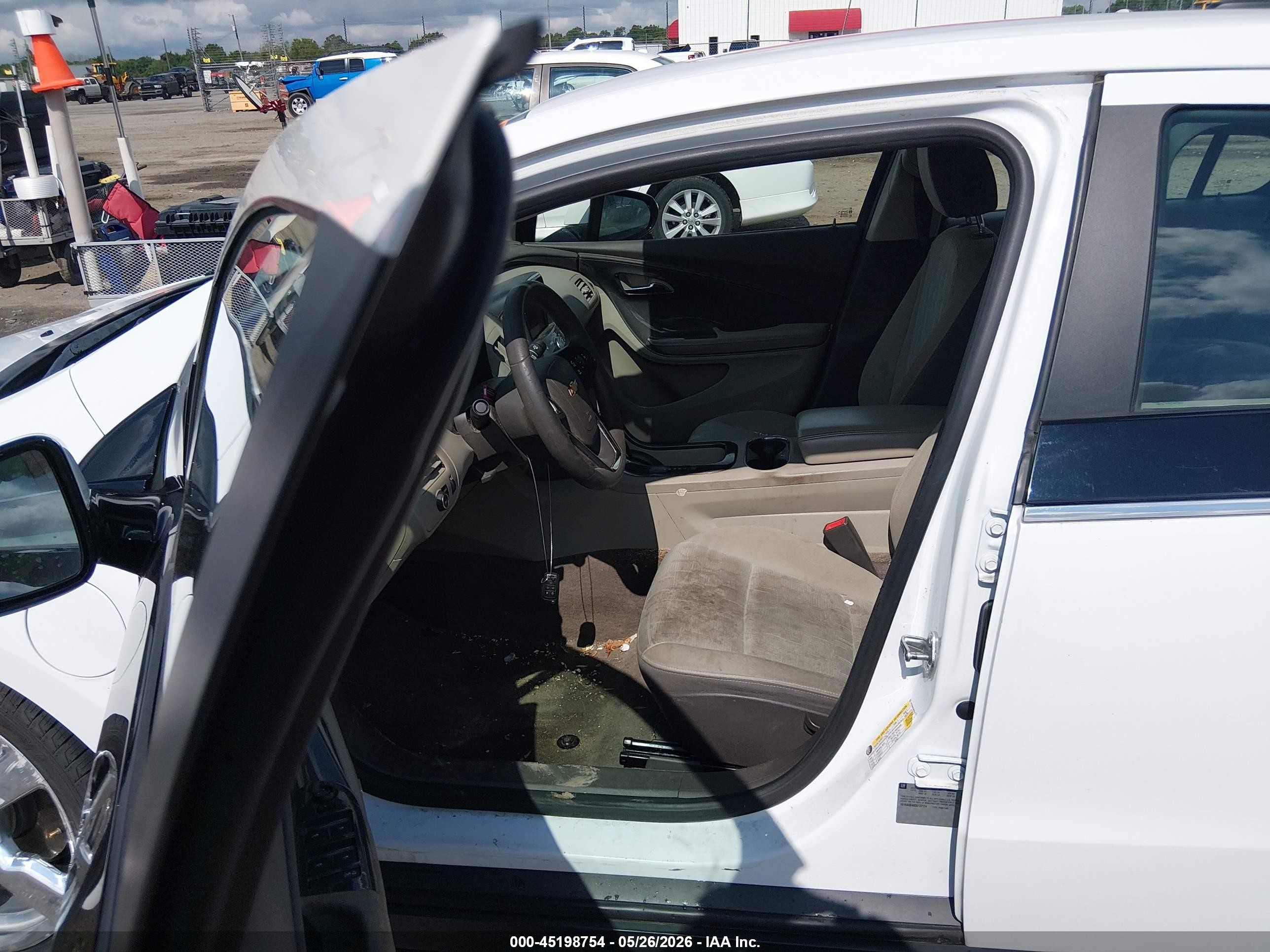 2013 Chevrolet Volt   White vin: 1G1RA6E40DU137174
