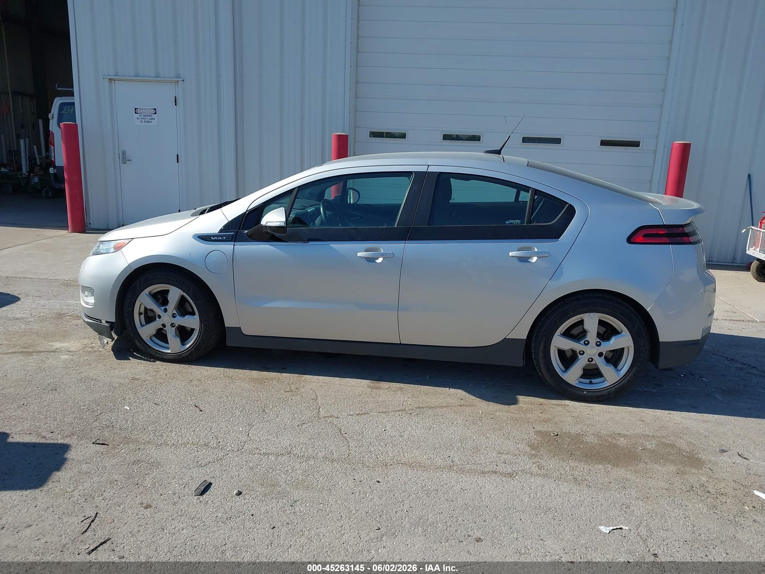 2014 Chevrolet Volt   Silver vin: 1G1RA6E43EU140328