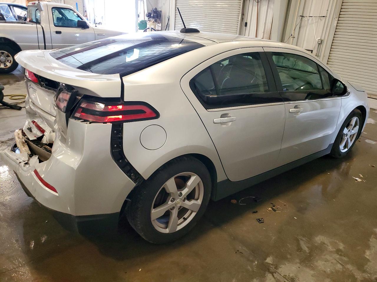 2015 Chevrolet Volt Серебряный vin: 1G1RA6E43FU136068
