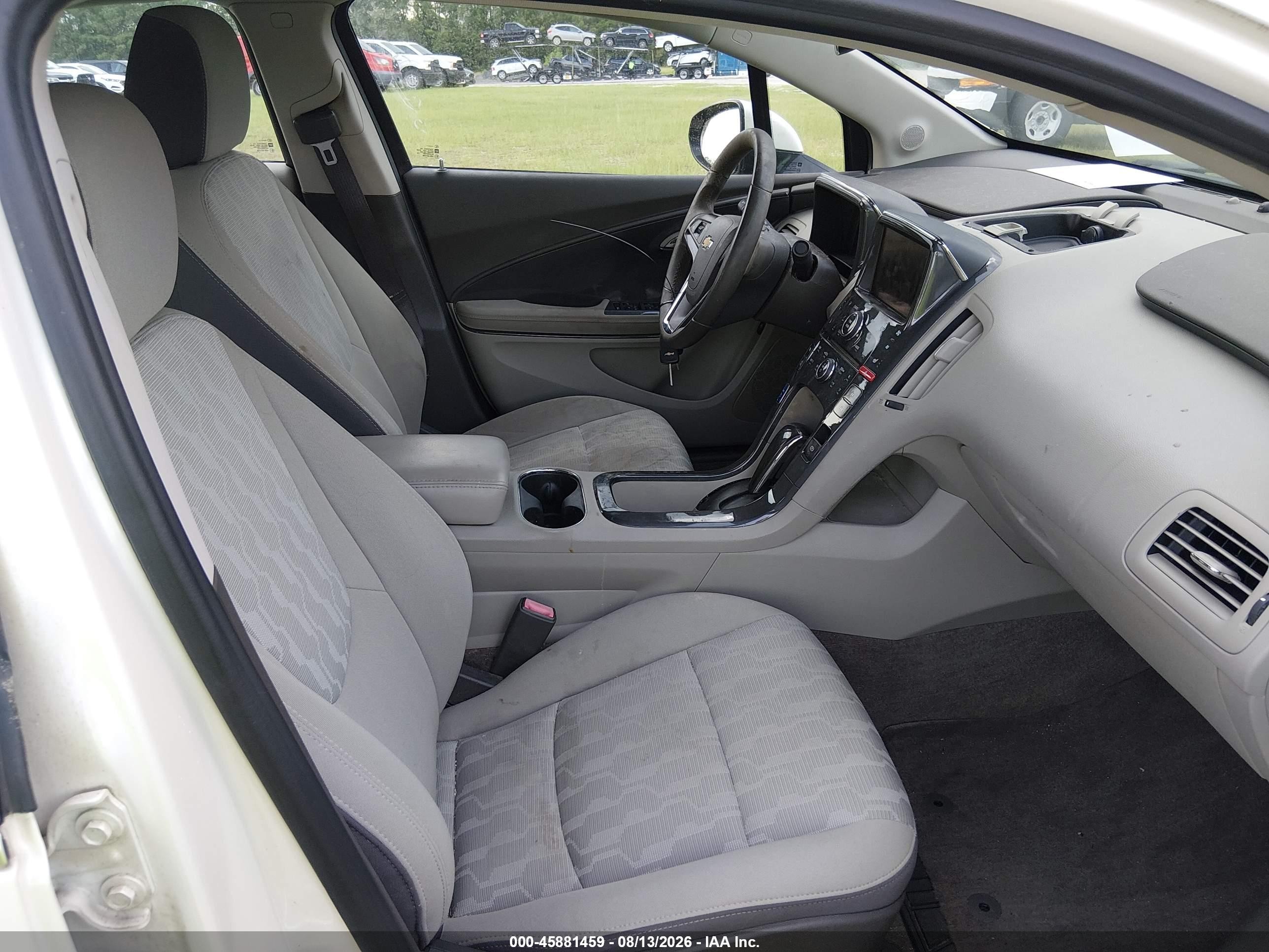 2013 Chevrolet Volt   White vin: 1G1RA6E46DU105538