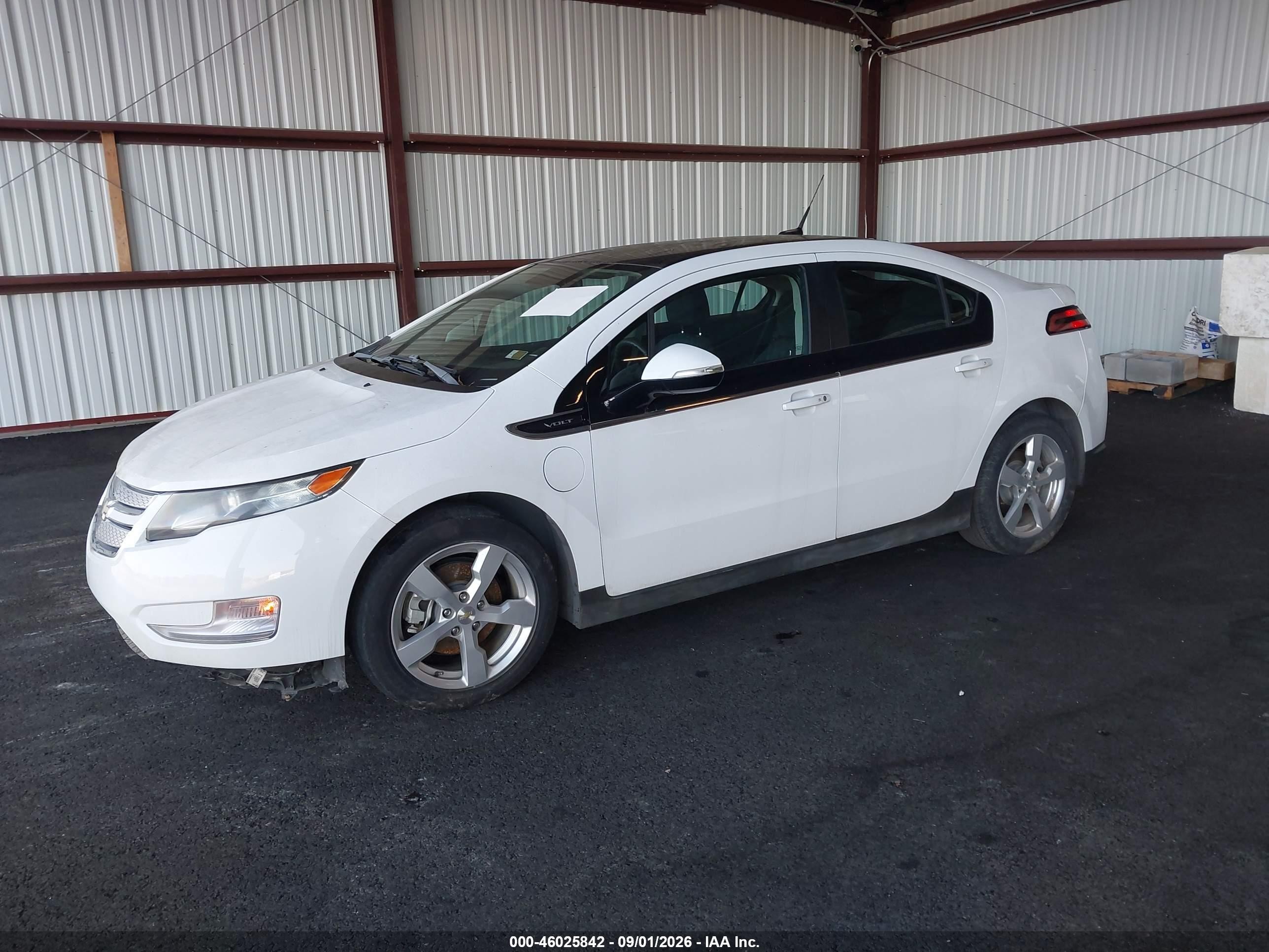 2012 Chevrolet Volt   White vin: 1G1RA6E48CU110268